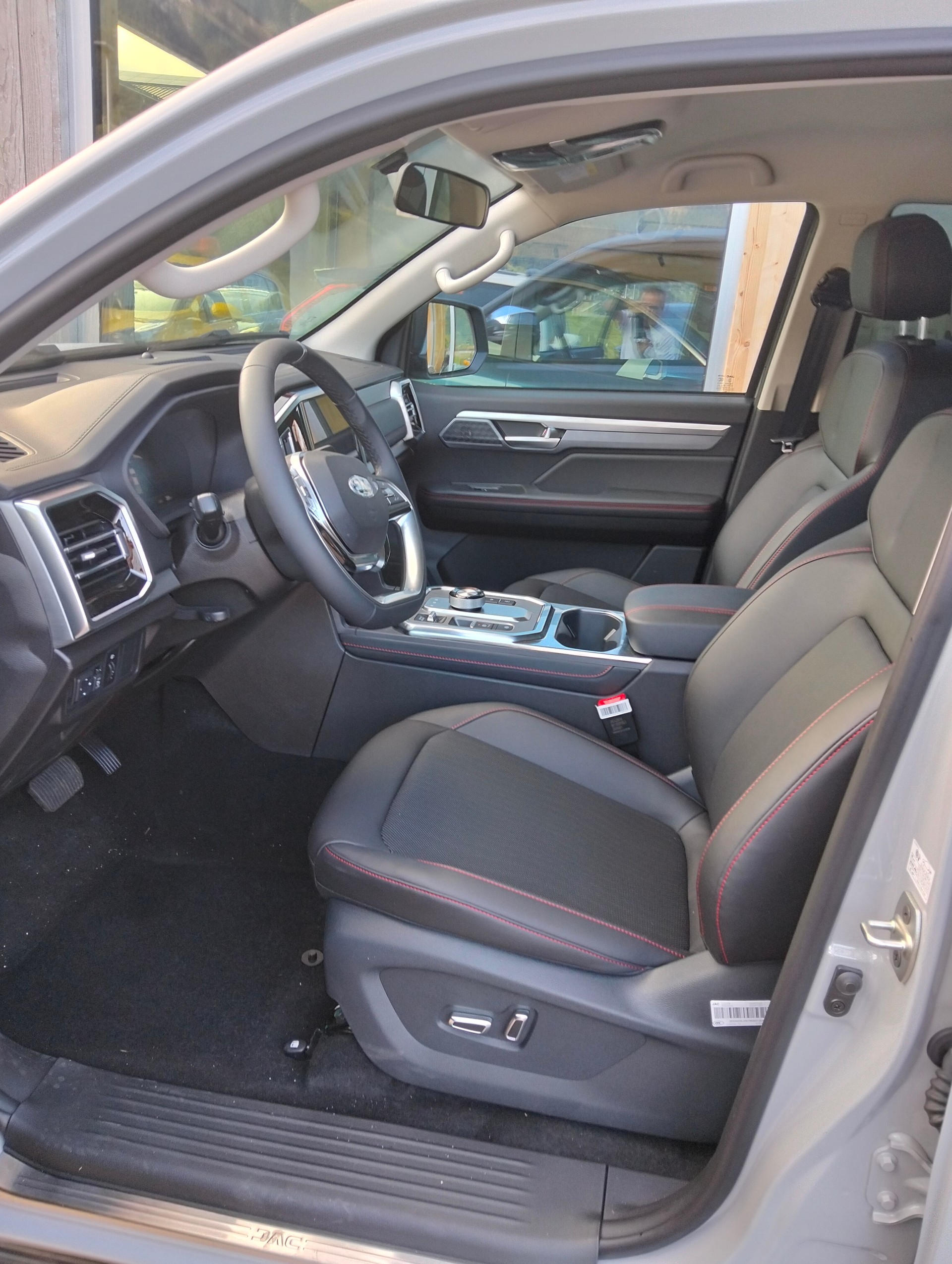 JAC T9EV 88kWh Advance 4x4-image-2