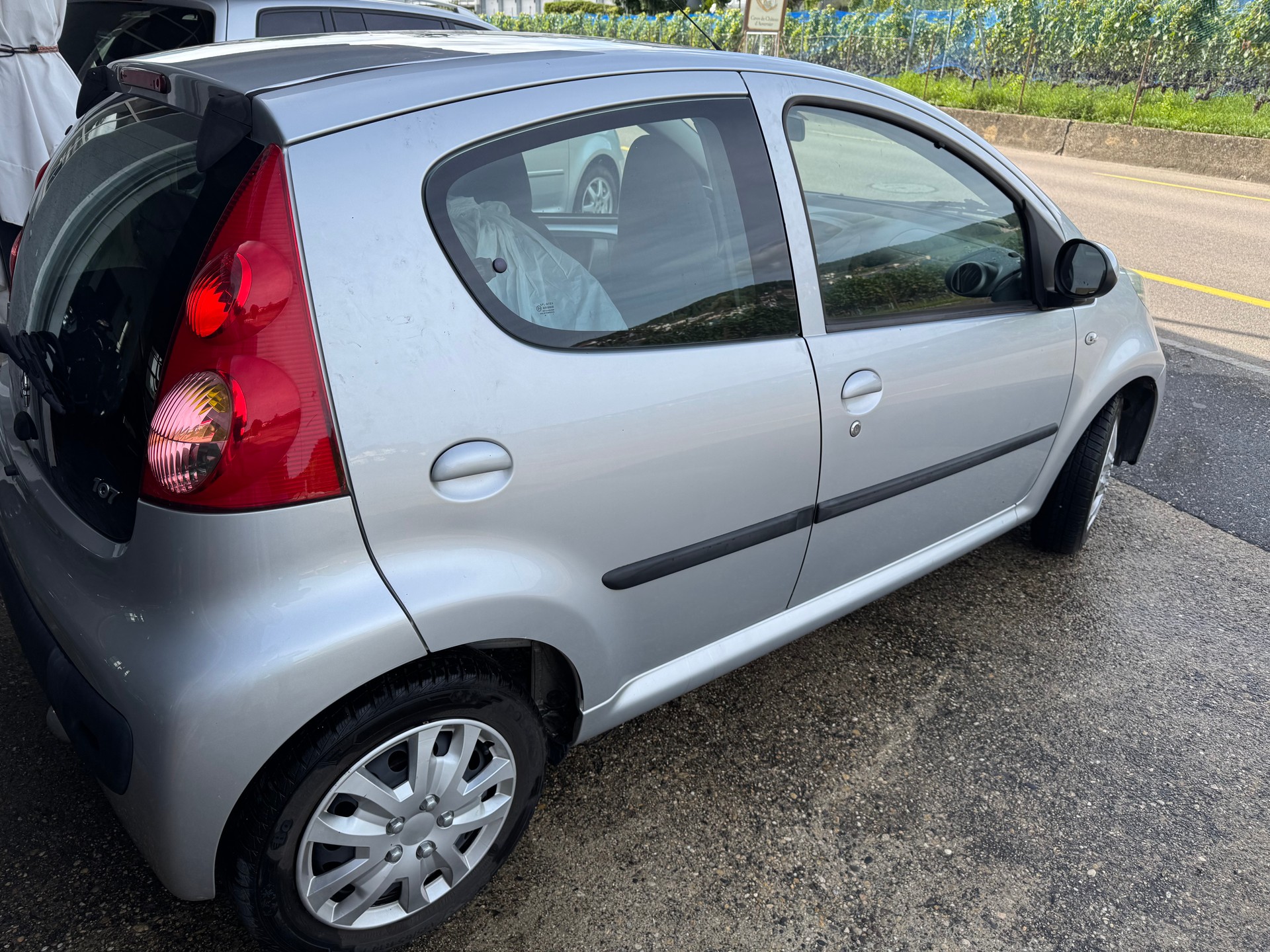 PEUGEOT 107 1.0 Trendy-image-4
