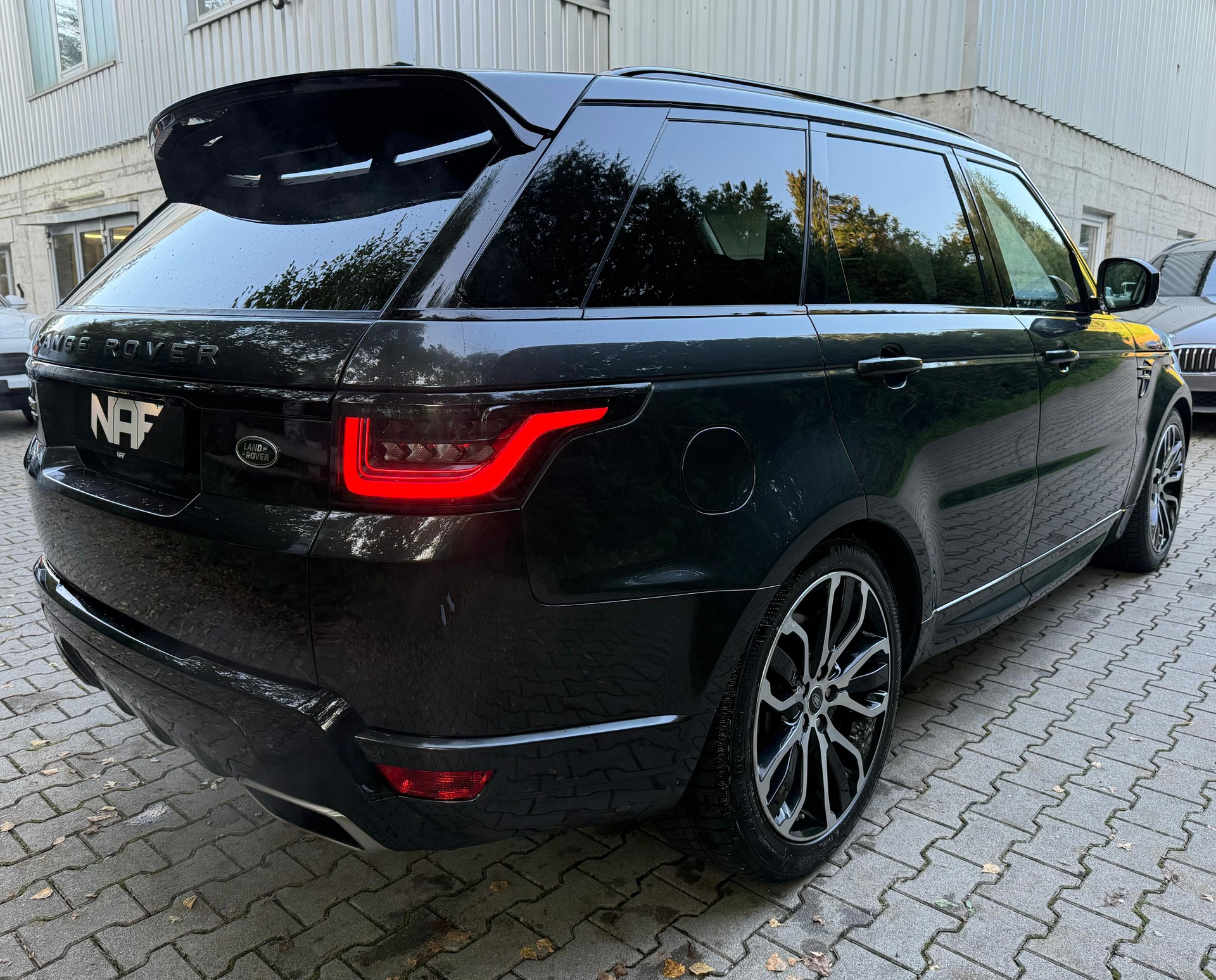 LAND ROVER Range Rover Sport 3.0 V6 S/C HSE Dynamic Automatic *Facelift*-image-4