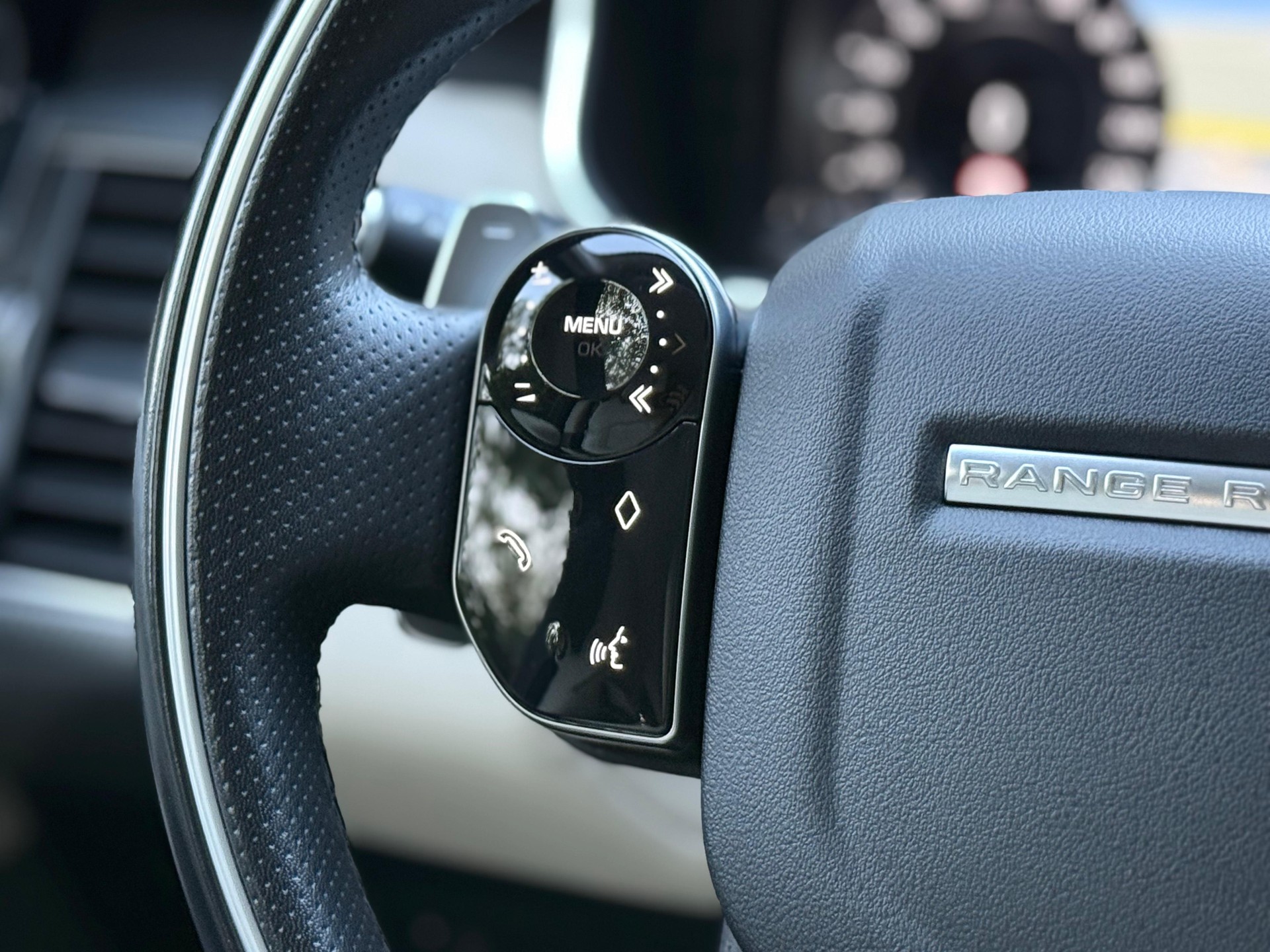LAND ROVER Range Rover Sport 3.0 V6 S/C HSE Dynamic Automatic *Facelift*-image-16