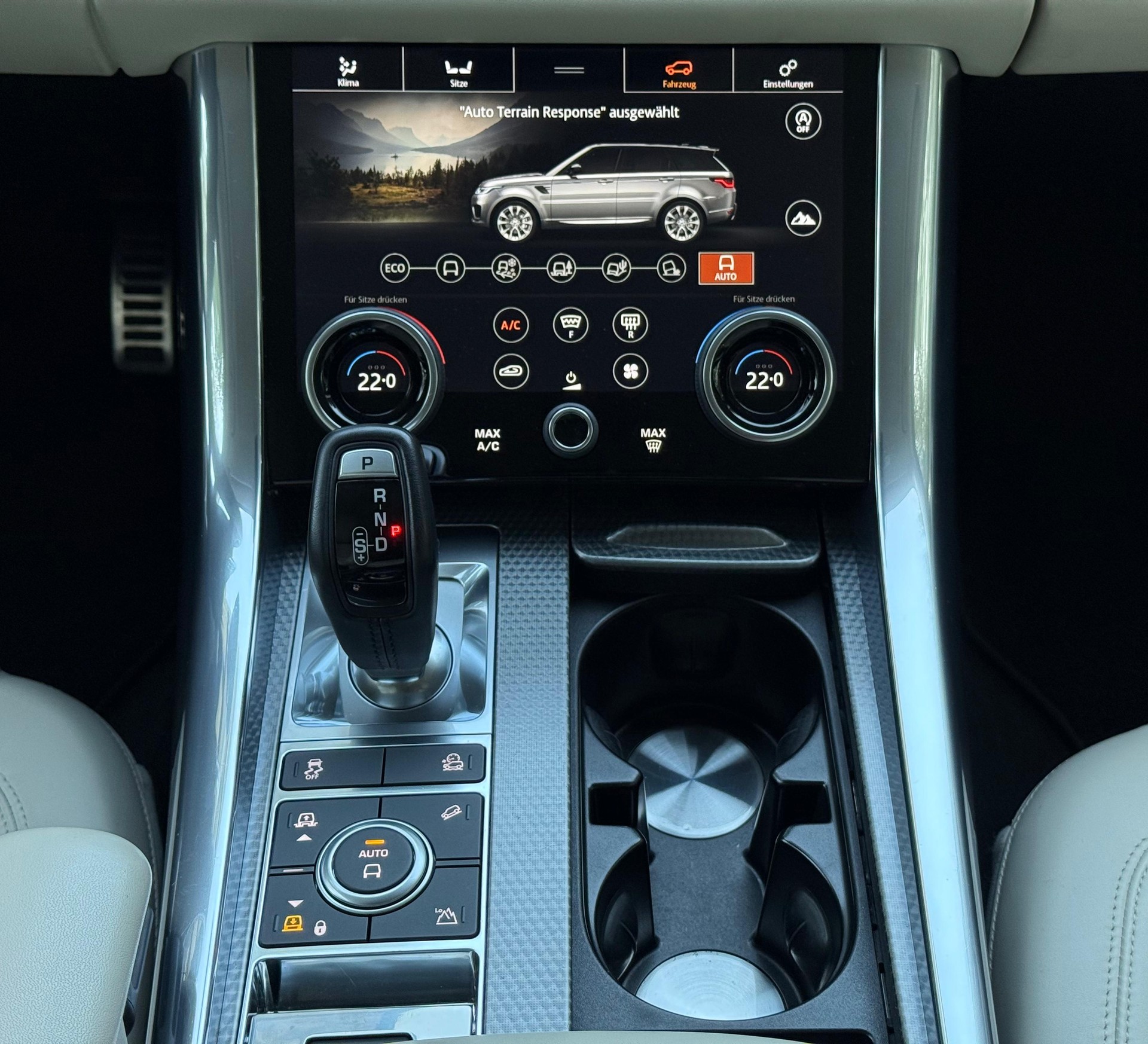 LAND ROVER Range Rover Sport 3.0 V6 S/C HSE Dynamic Automatic *Facelift*-image-22