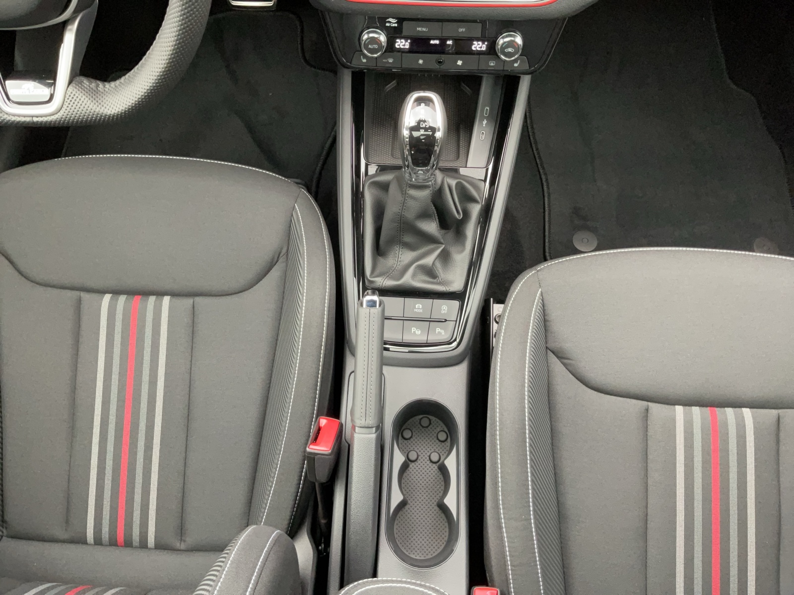 SKODA Kamiq 1.5 TSI Monte Carlo DSG-image-11