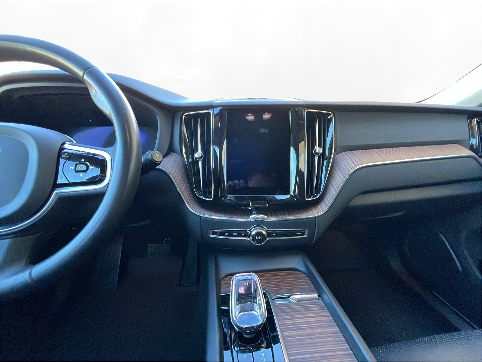 VOLVO XC60 B4 Diesel Mild Hybrid AWD Plus Bright Geartronic-image-11