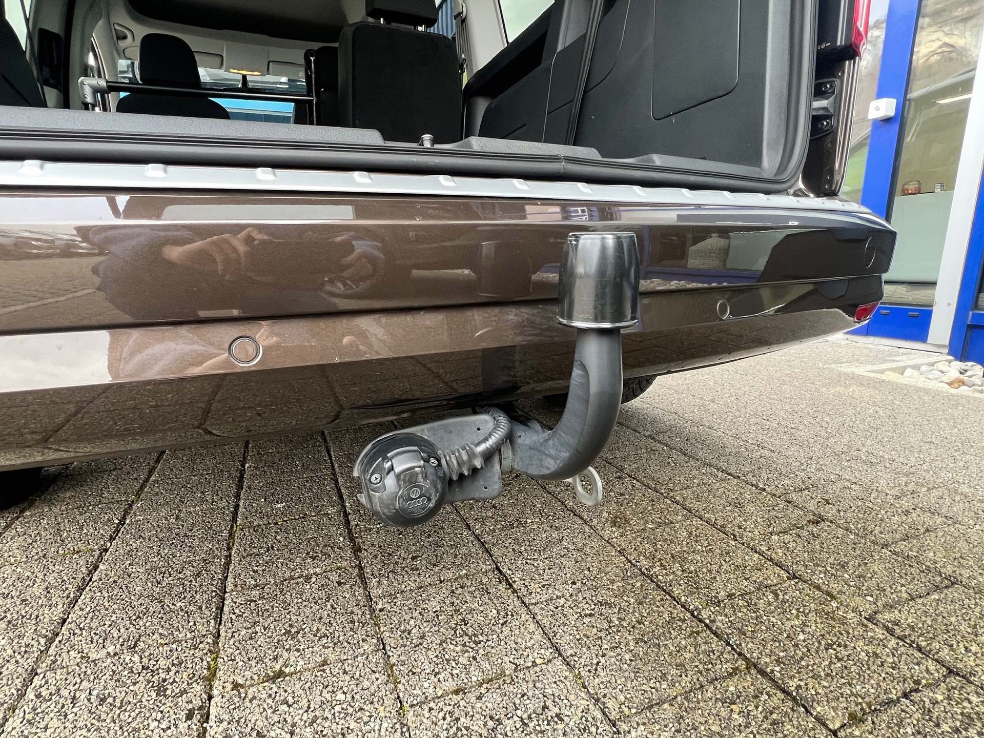 VW Caddy Maxi 2.0 TDI Behindertenumbau-image-15