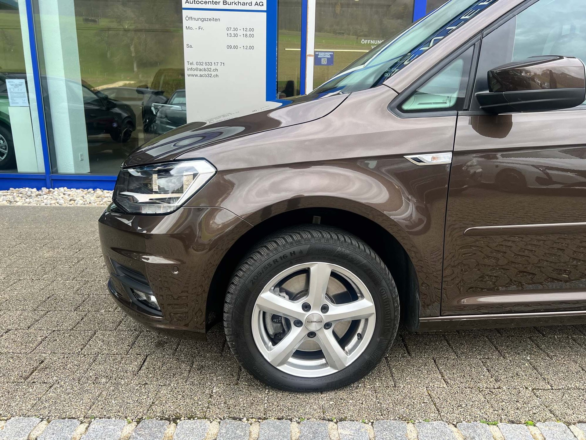 VW Caddy Maxi 2.0 TDI Behindertenumbau-showroom-element-1