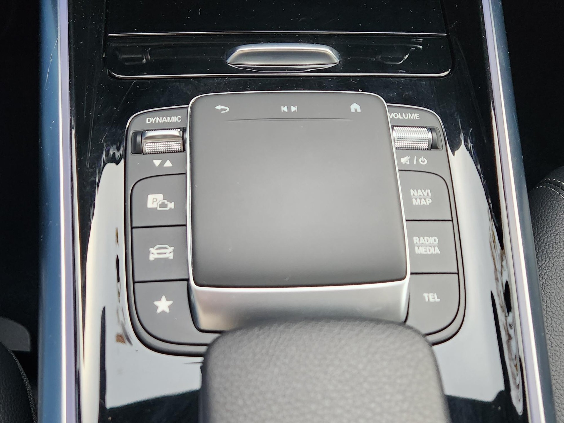 MERCEDES-BENZ EQA 250 ** BATTERIEZERTIFIKAT - KEYLESS - SITZHEIZUNG - SPURASSISTENT - KAMERA - GARANTIE BIS 7.2029 **-image-24