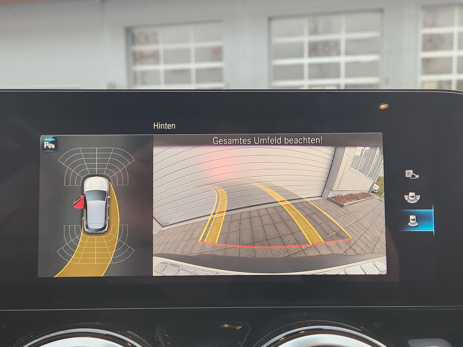 MERCEDES-BENZ EQA 250 ** BATTERIEZERTIFIKAT - KEYLESS - SITZHEIZUNG - SPURASSISTENT - KAMERA - GARANTIE BIS 7.2029 **-image-12