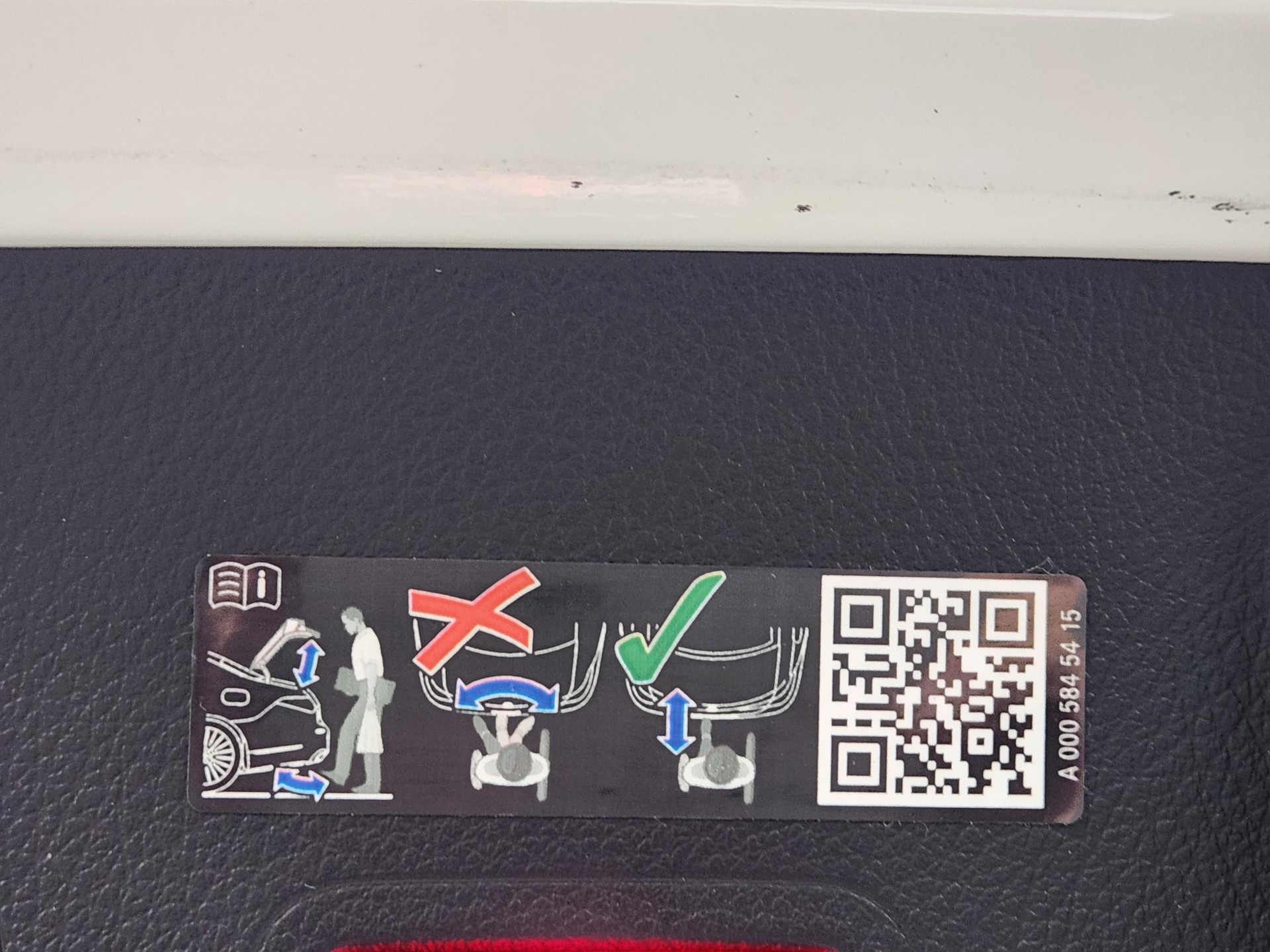 MERCEDES-BENZ EQA 250 ** BATTERIEZERTIFIKAT - KEYLESS - SITZHEIZUNG - SPURASSISTENT - KAMERA - GARANTIE BIS 7.2029 **-image-26