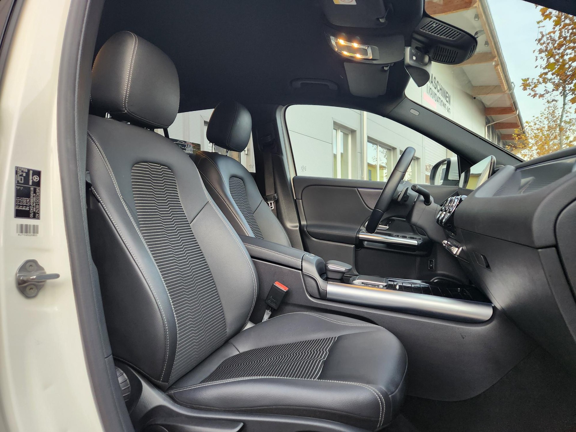 MERCEDES-BENZ EQA 250 ** BATTERIEZERTIFIKAT - KEYLESS - SITZHEIZUNG - SPURASSISTENT - KAMERA - GARANTIE BIS 7.2029 **-image-9