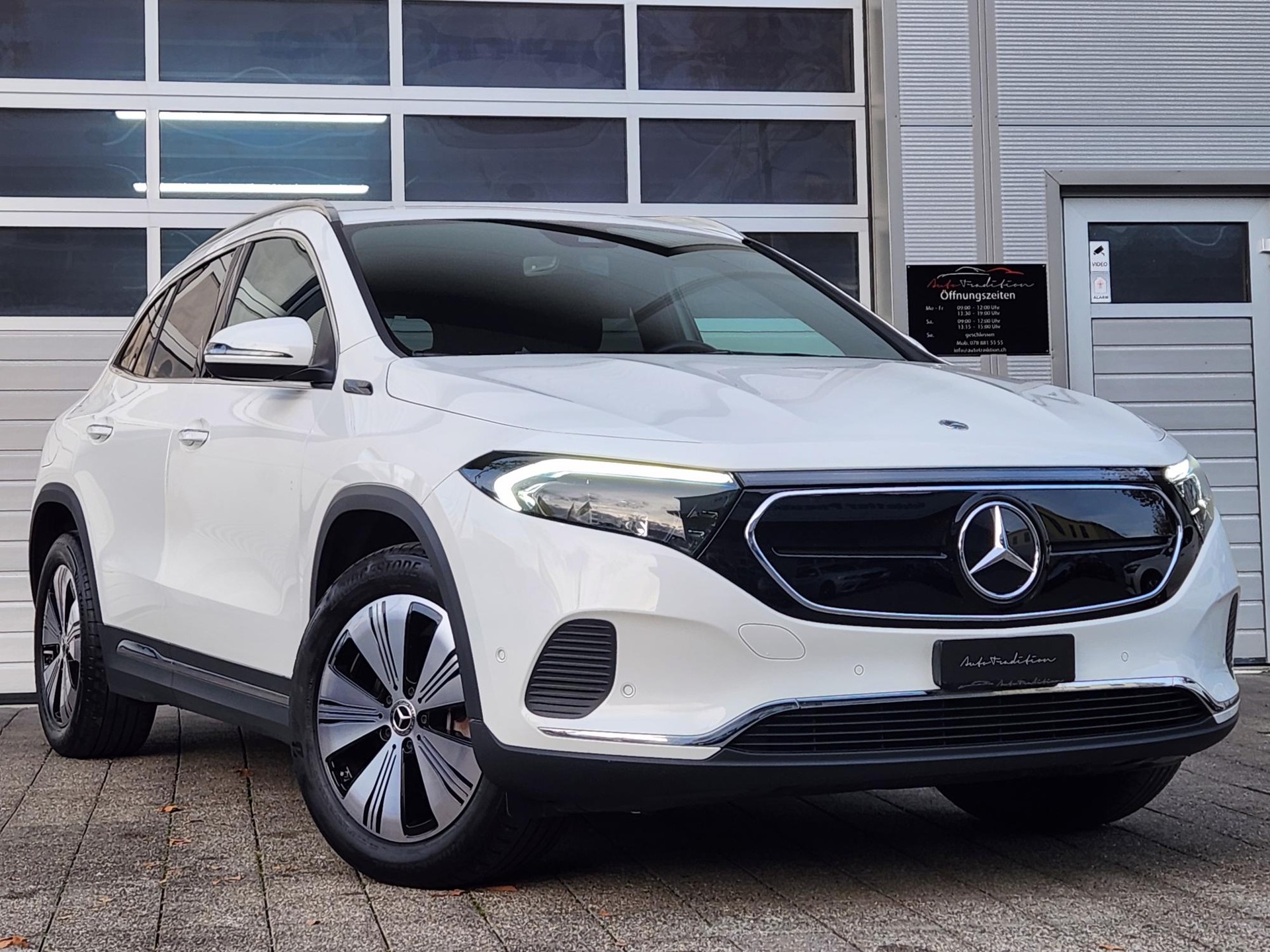 MERCEDES-BENZ EQA 250 ** BATTERIEZERTIFIKAT - KEYLESS - SITZHEIZUNG - SPURASSISTENT - KAMERA - GARANTIE BIS 7.2029 **