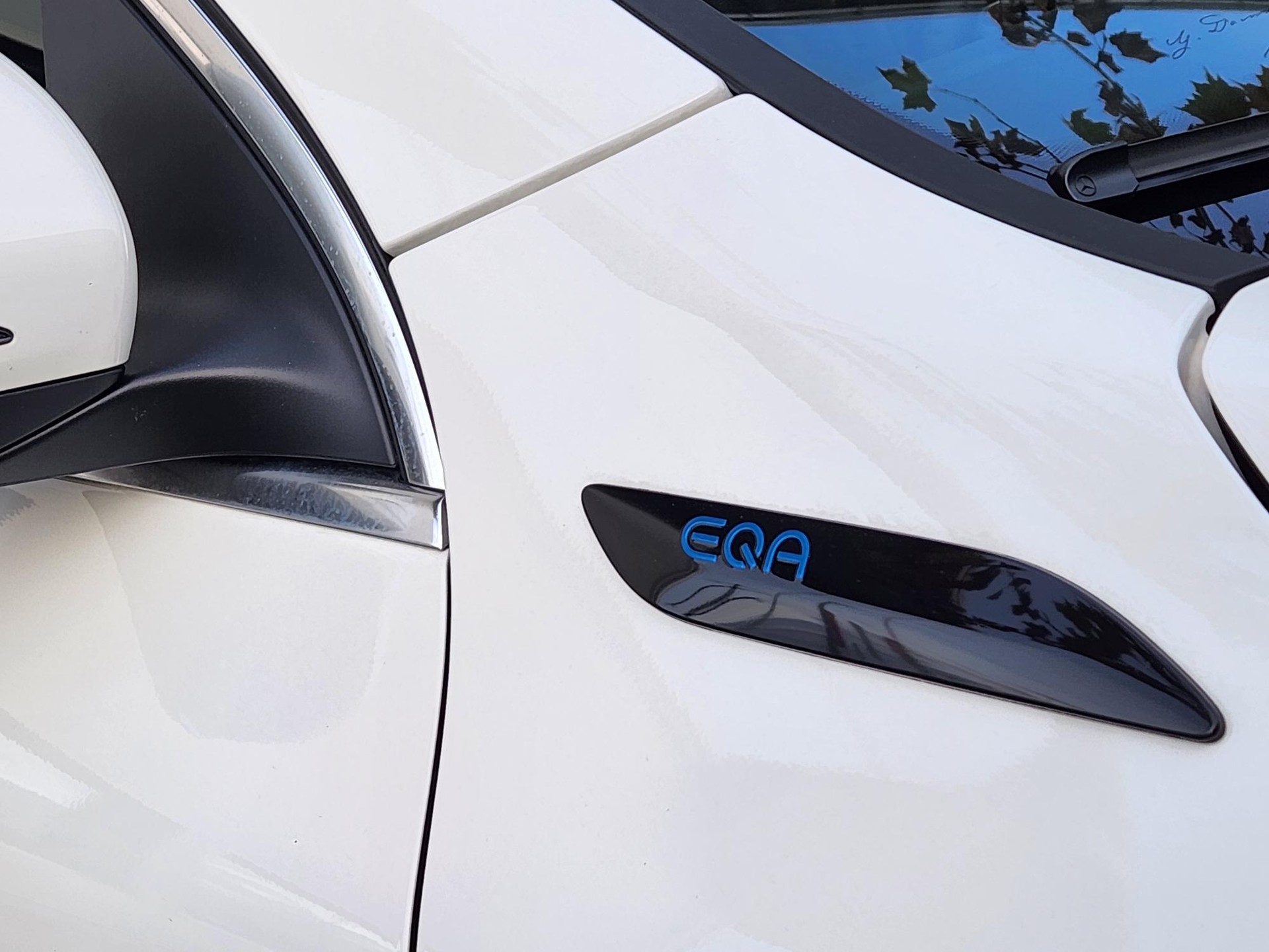 MERCEDES-BENZ EQA 250 ** BATTERIEZERTIFIKAT - KEYLESS - SITZHEIZUNG - SPURASSISTENT - KAMERA - GARANTIE BIS 7.2029 **-image-6