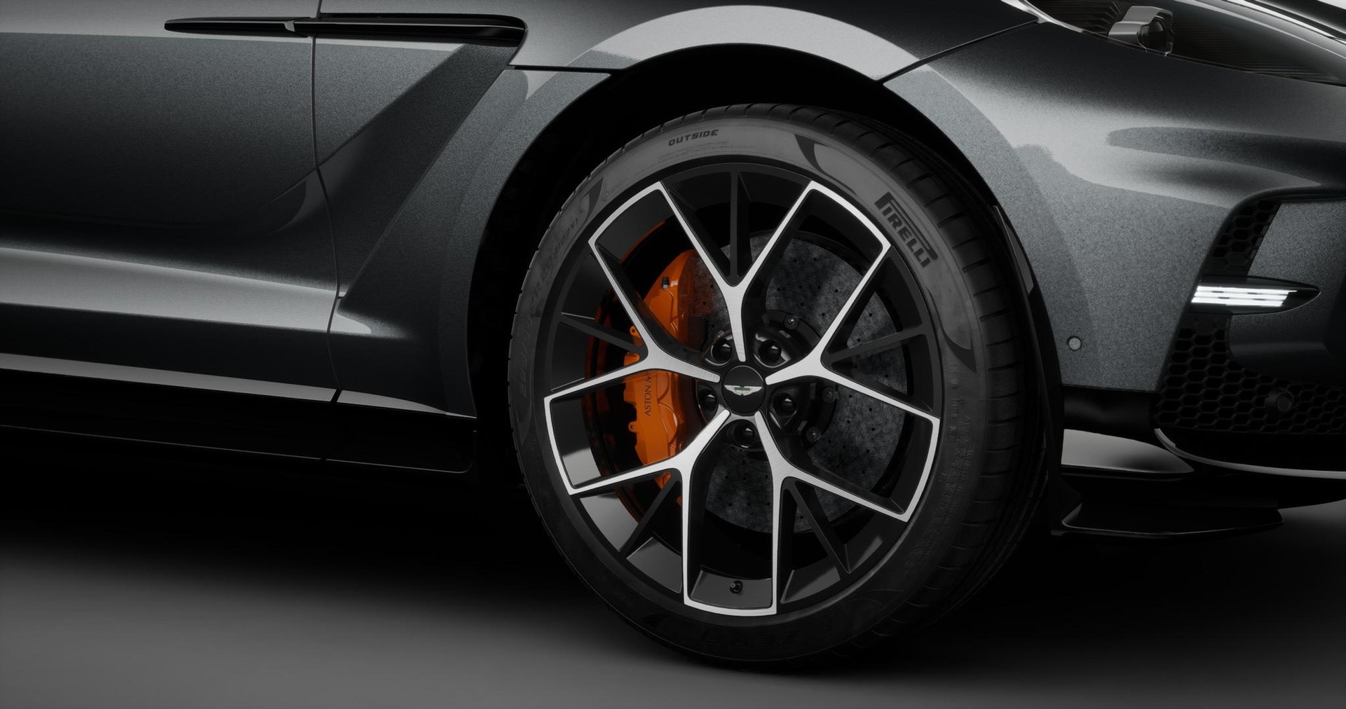 ASTON MARTIN DBX 707 4.0 V8 Bi-Turbo-image-37