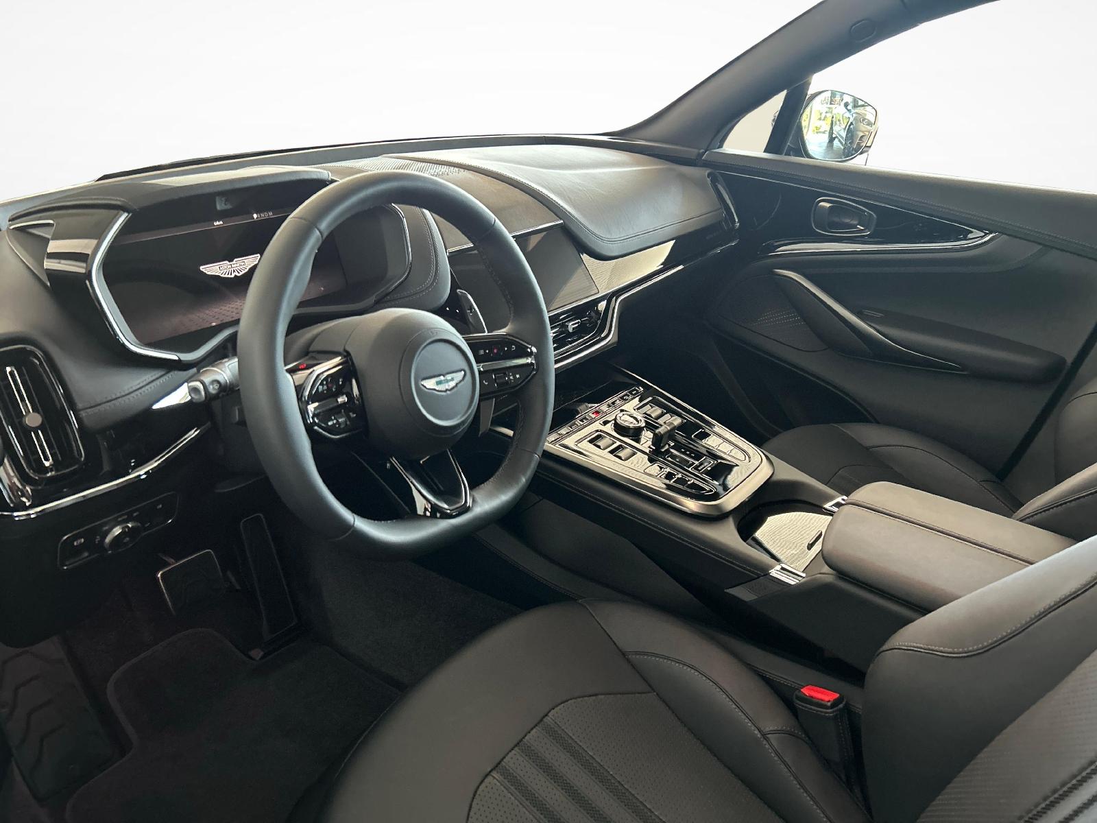 ASTON MARTIN DBX 707 4.0 V8 Bi-Turbo-image-11