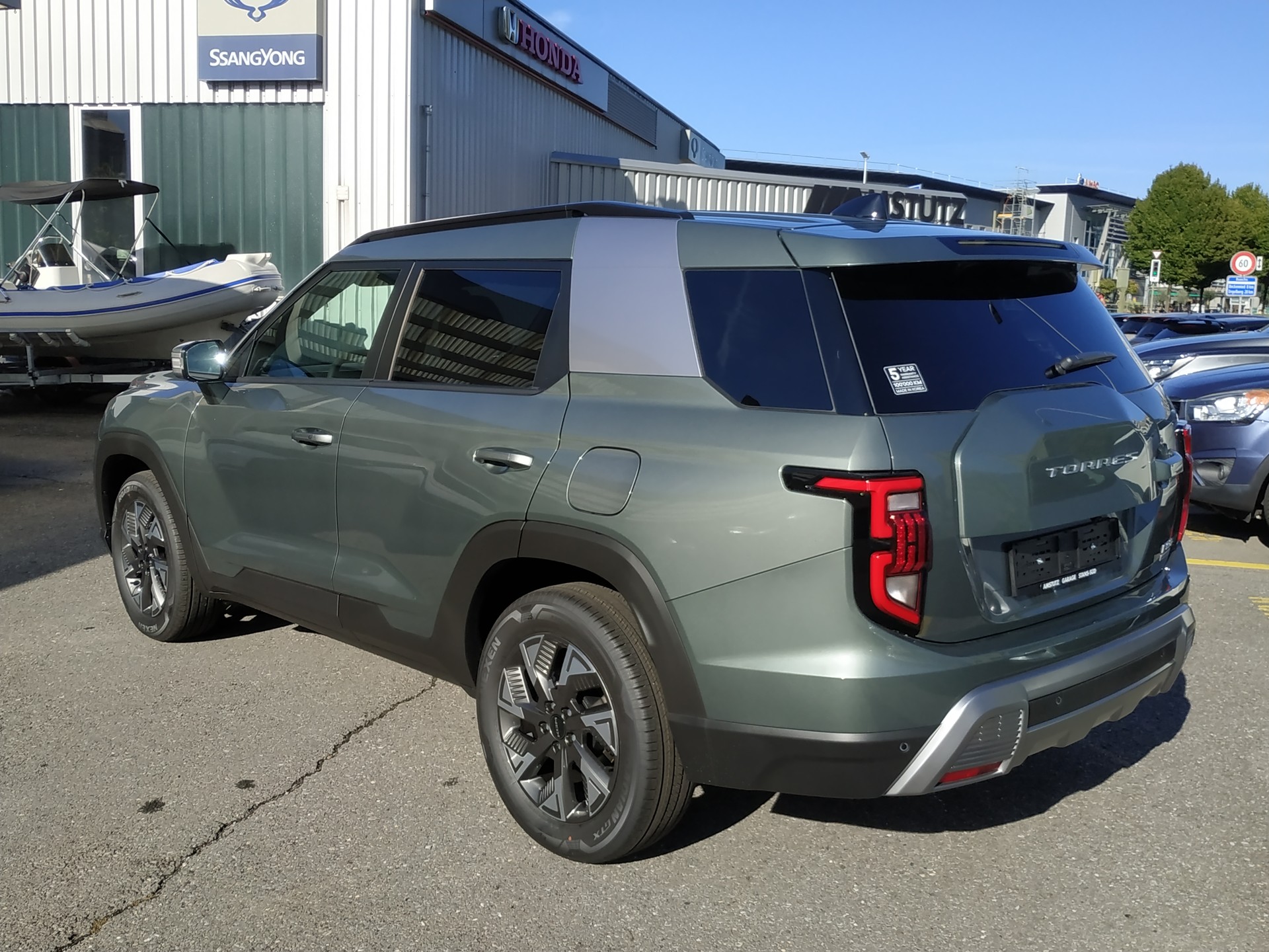 KGM-SsangYong Torres 1.5 TGDI Hybrid Platinum Automat-showroom-element-3