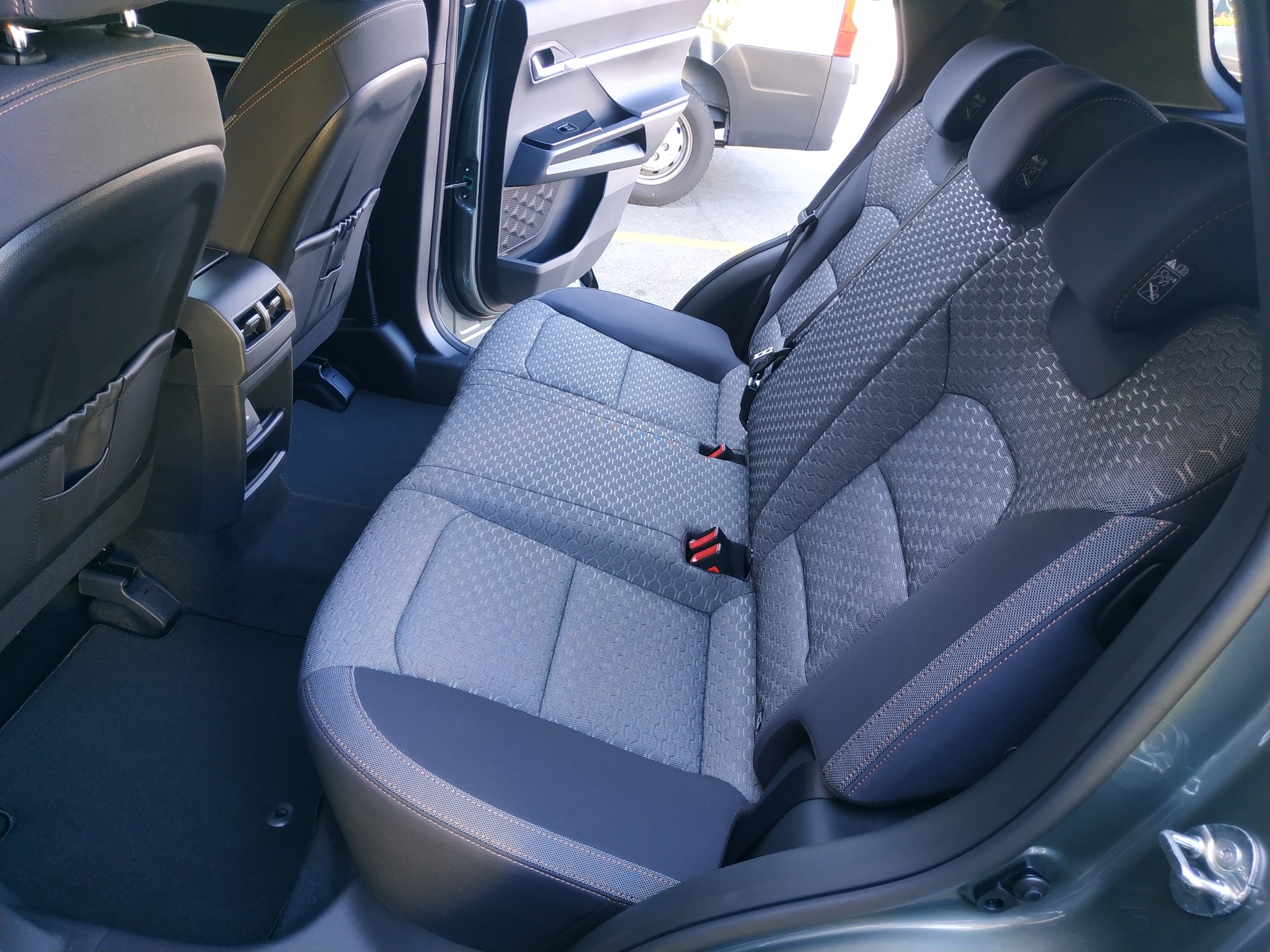KGM-SsangYong Torres 1.5 TGDI Hybrid Platinum Automat-image-18