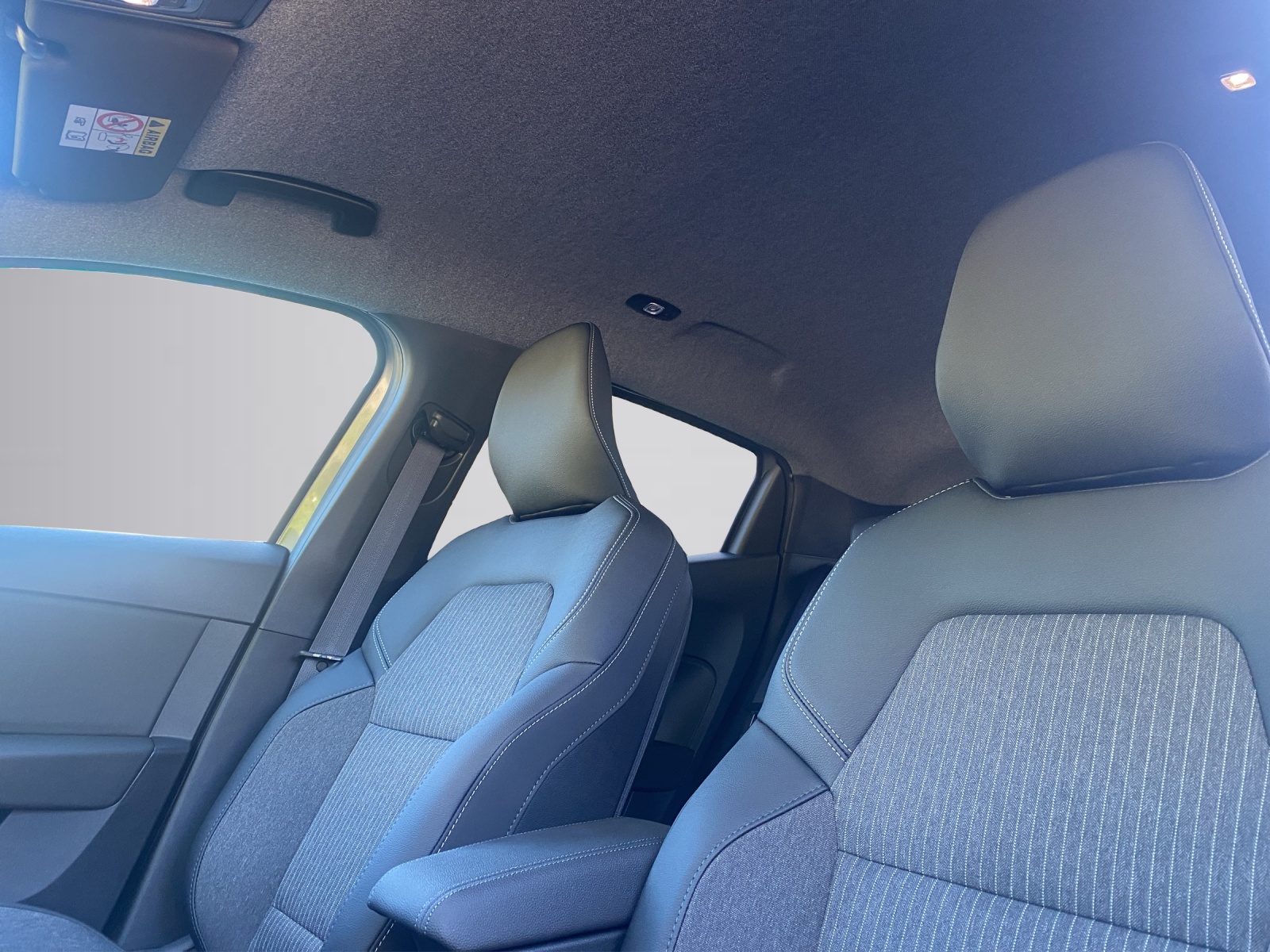 MITSUBISHI Colt 1.6 HEV Instyle-image-9