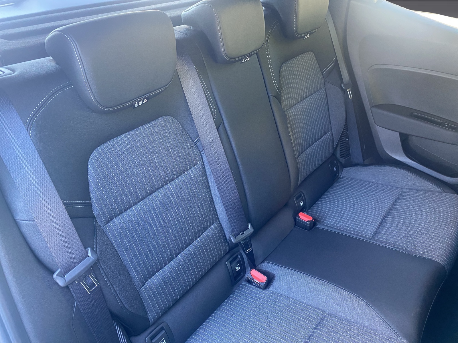 MITSUBISHI Colt 1.6 HEV Instyle-image-14