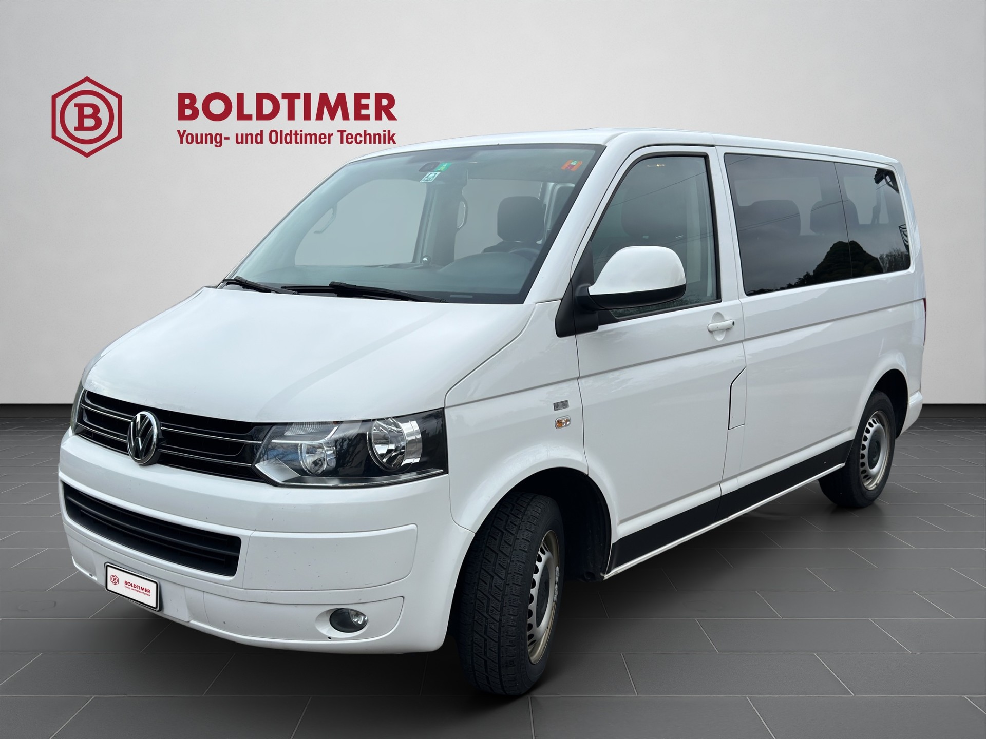 VW T5 Caravelle Trendline 2.0 TDI CR DSG-image-1
