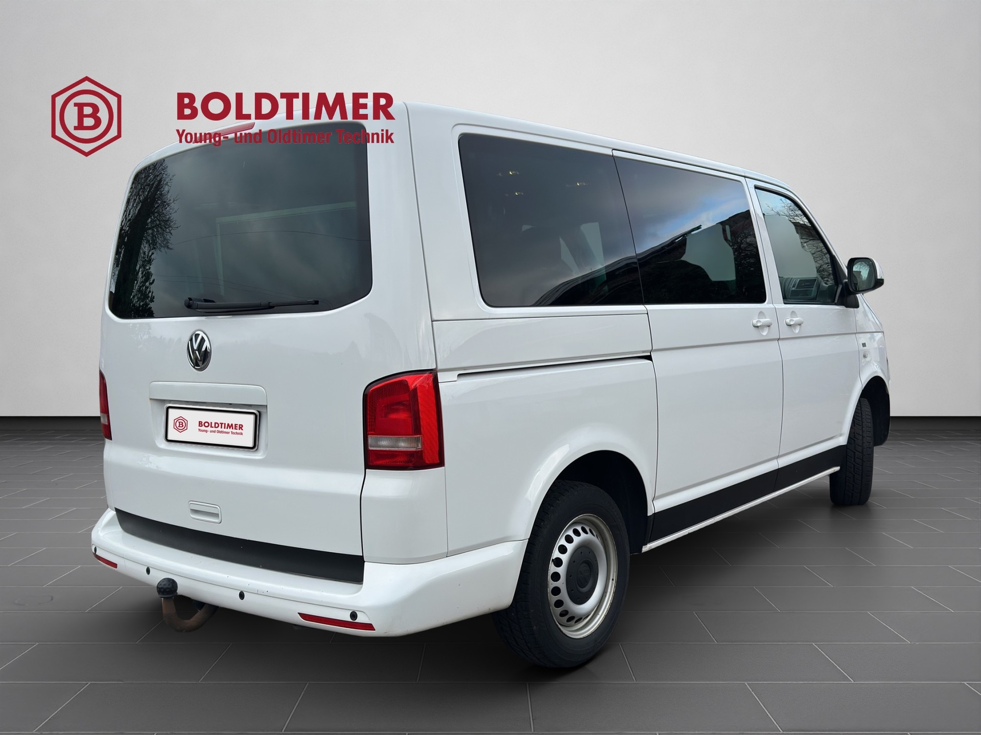 VW T5 Caravelle Trendline 2.0 TDI CR DSG-image-5