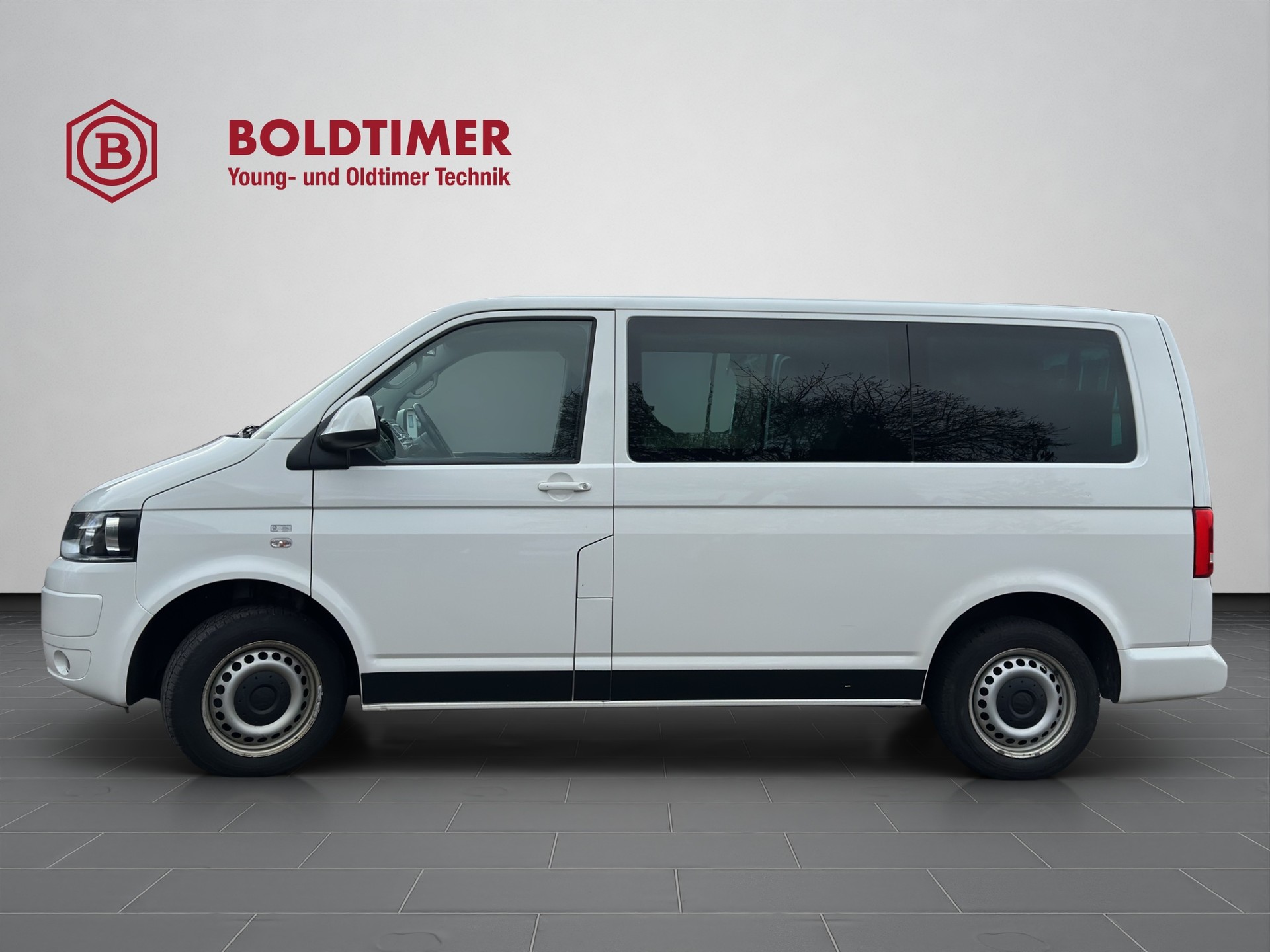 VW T5 Caravelle Trendline 2.0 TDI CR DSG-image-2