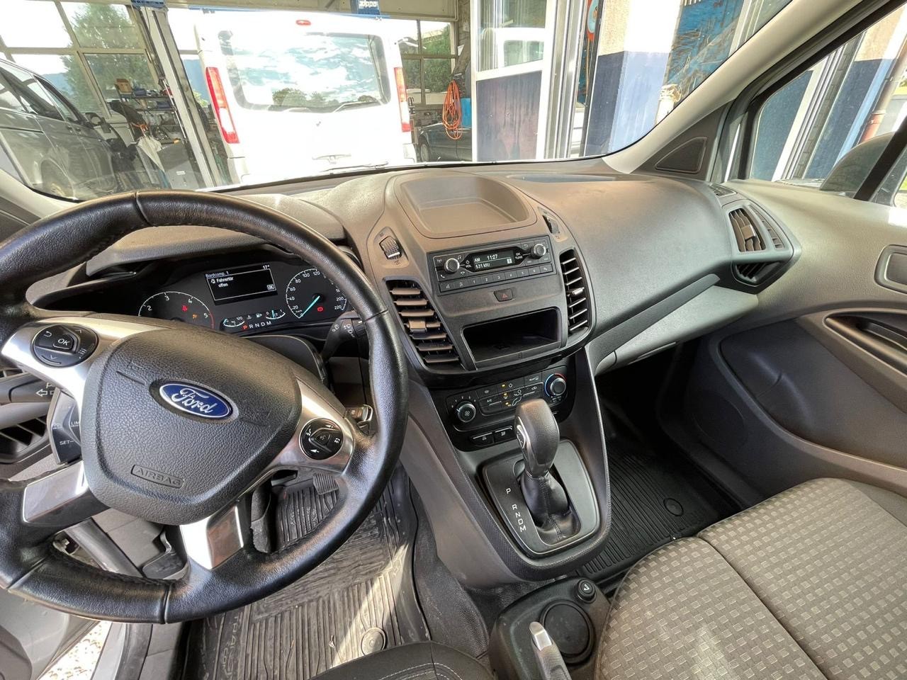 FORD TRANSIT CONNECT-image-9