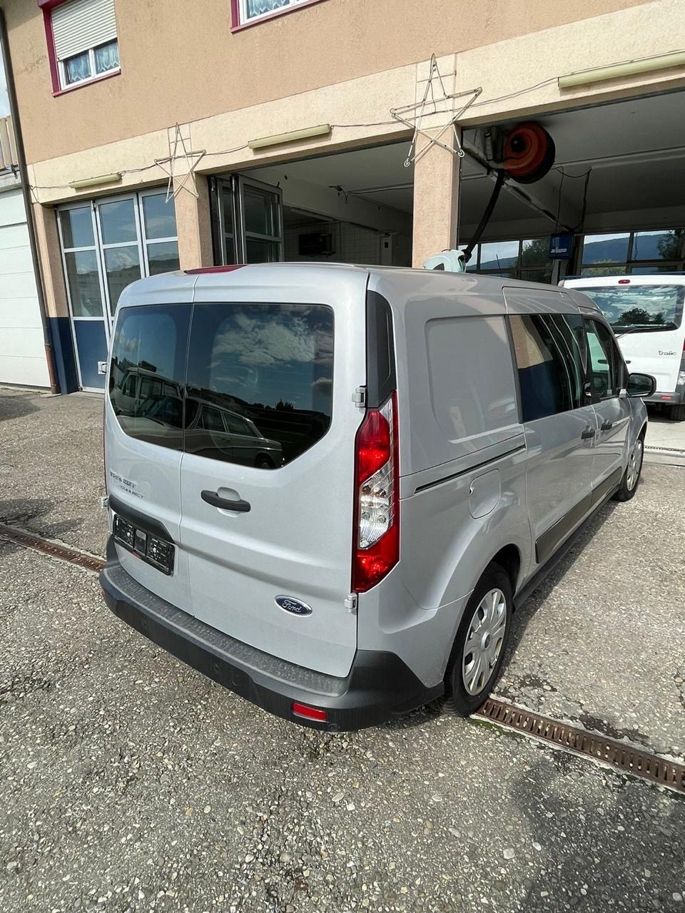 FORD TRANSIT CONNECT-image-3