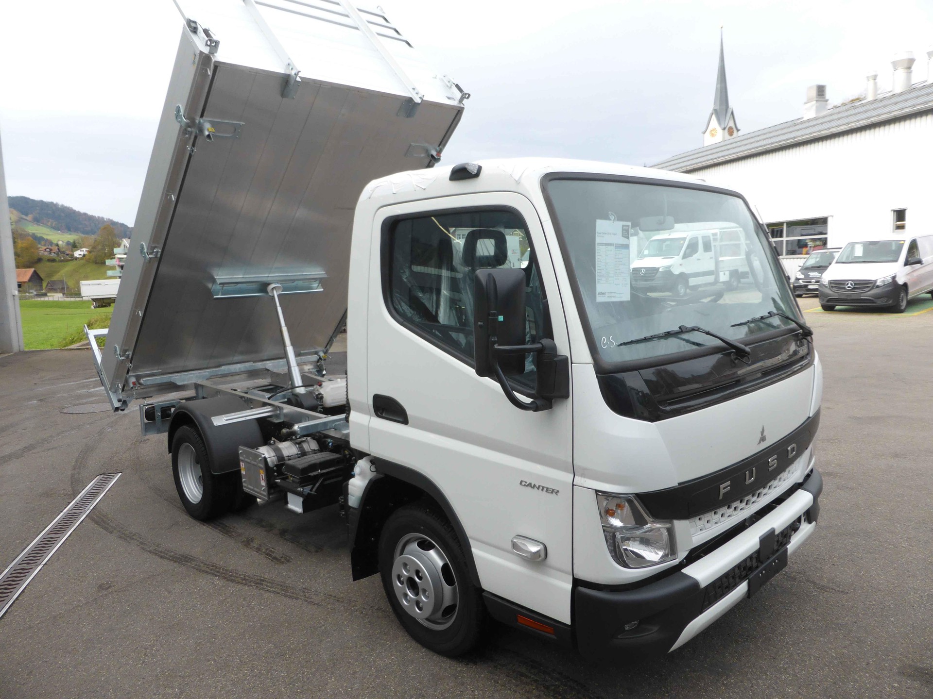 MITSUBISHI FUSO Canter 3C15 Kab.-Ch. 2500 3.0 TD 150-showroom-element-1
