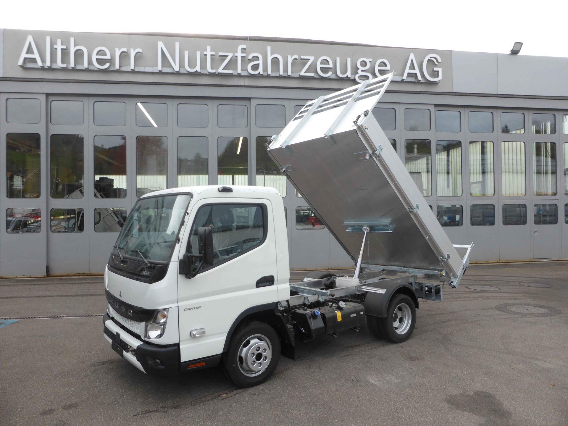 MITSUBISHI FUSO Canter 3C15 Kab.-Ch. 2500 3.0 TD 150