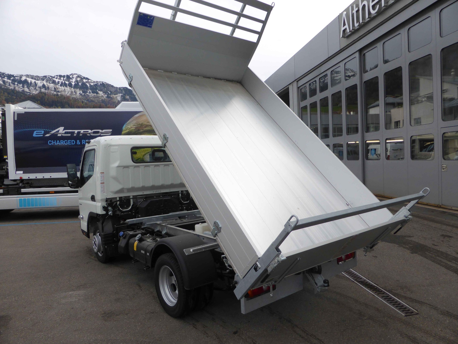 MITSUBISHI FUSO Canter 3C15 Kab.-Ch. 2500 3.0 TD 150-image-4