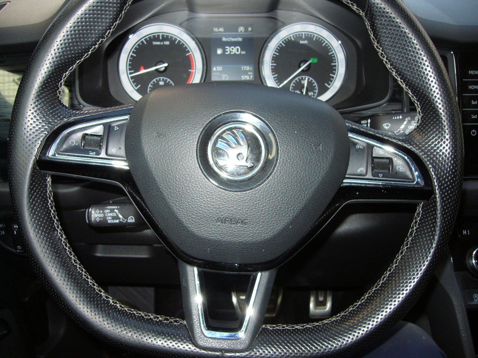 SKODA Kodiaq 2.0 TSI Style DSG 4x4-image-11