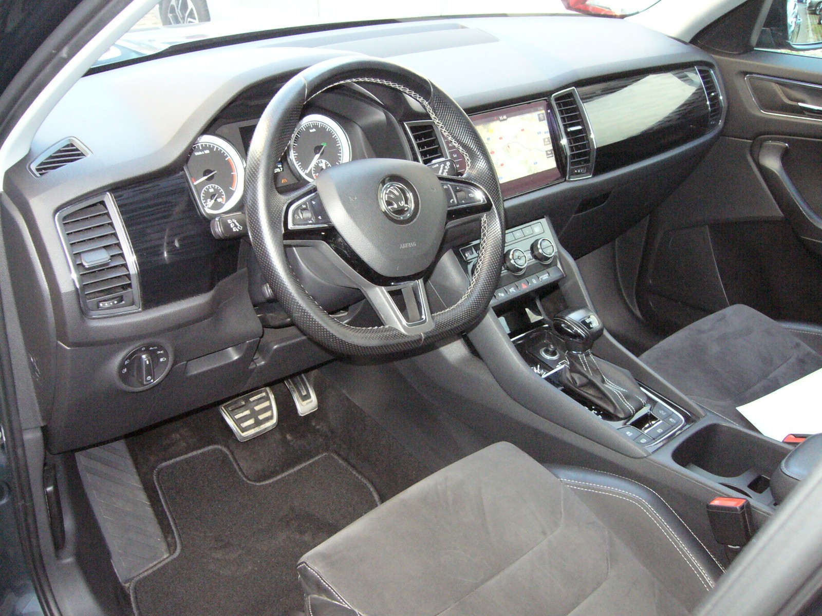SKODA Kodiaq 2.0 TSI Style DSG 4x4-image-6