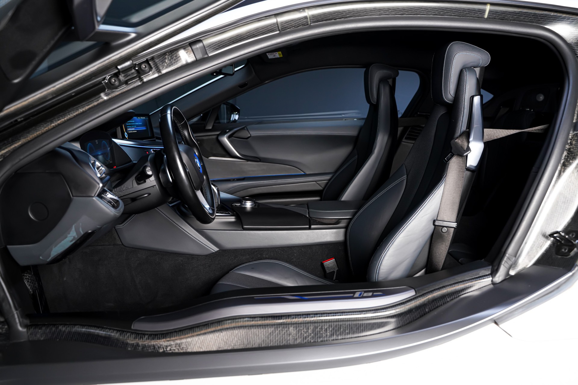 BMW i8 Coupé-image-13
