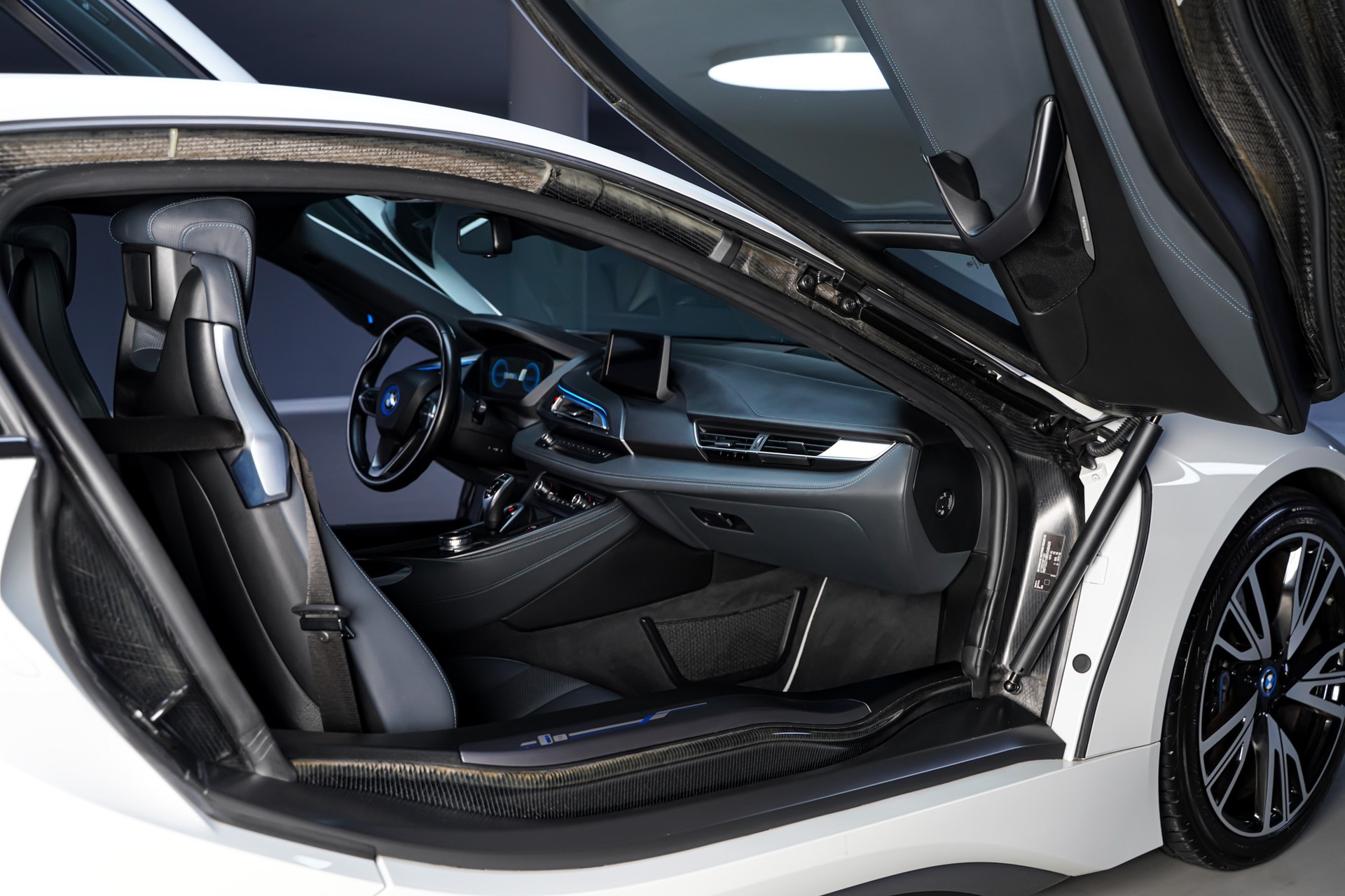BMW i8 Coupé-image-16