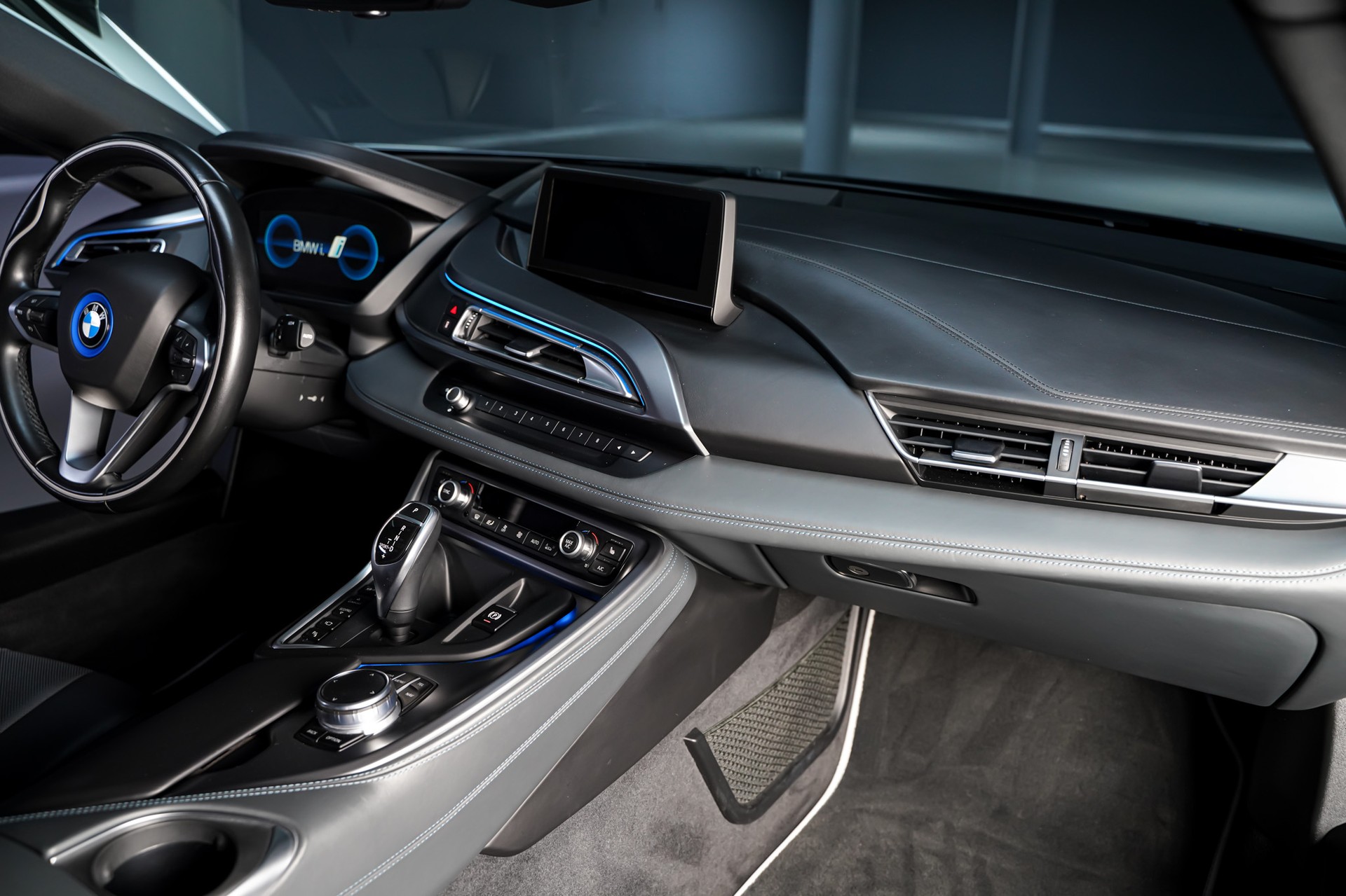 BMW i8 Coupé-image-18