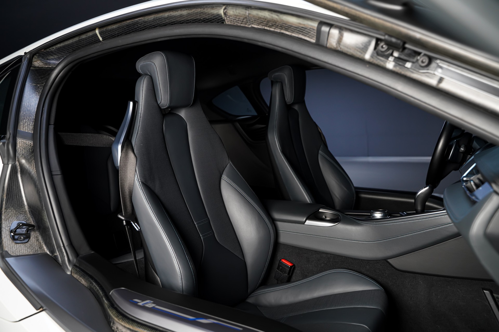 BMW i8 Coupé-image-17