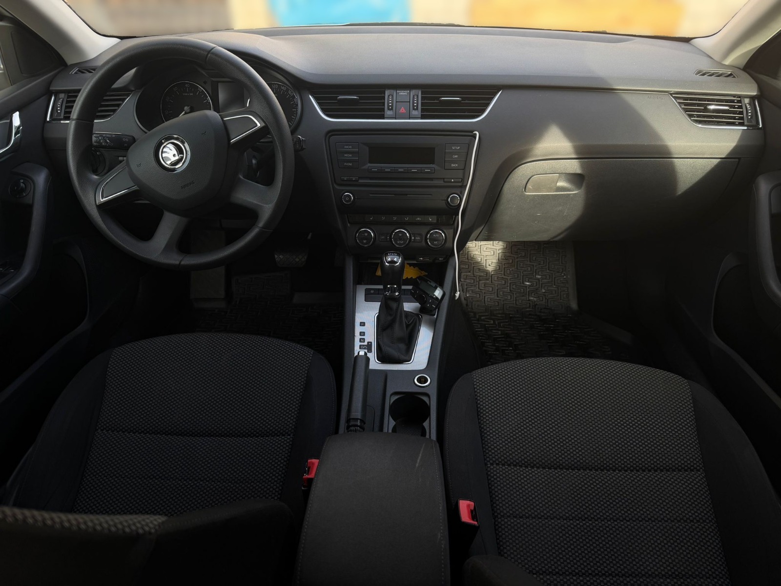 SKODA Octavia Combi 1.8 TSI Ambition 4x4 DSG-image-6