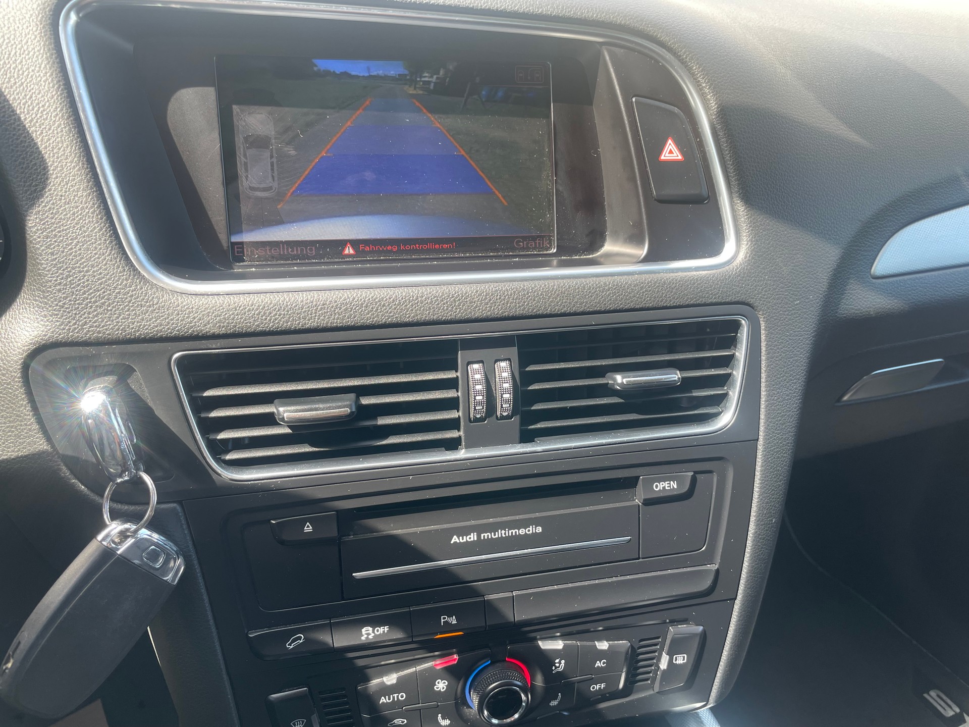 AUDI Q5 3.0 TDI quattro S-tronic-image-11