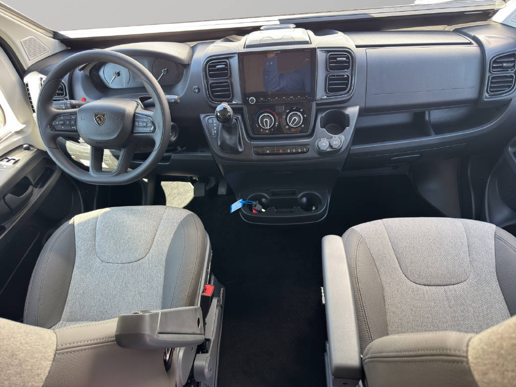 PEUGEOT Swan 599 2.2 BlueHDi S/S-image-9