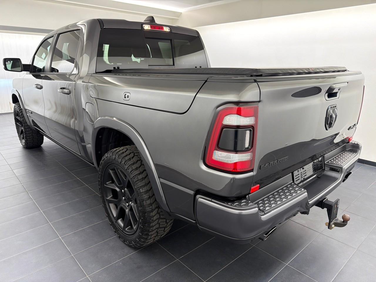 DODGE RAM 1500 3.0 EcoDiesel Laramie-showroom-element-1