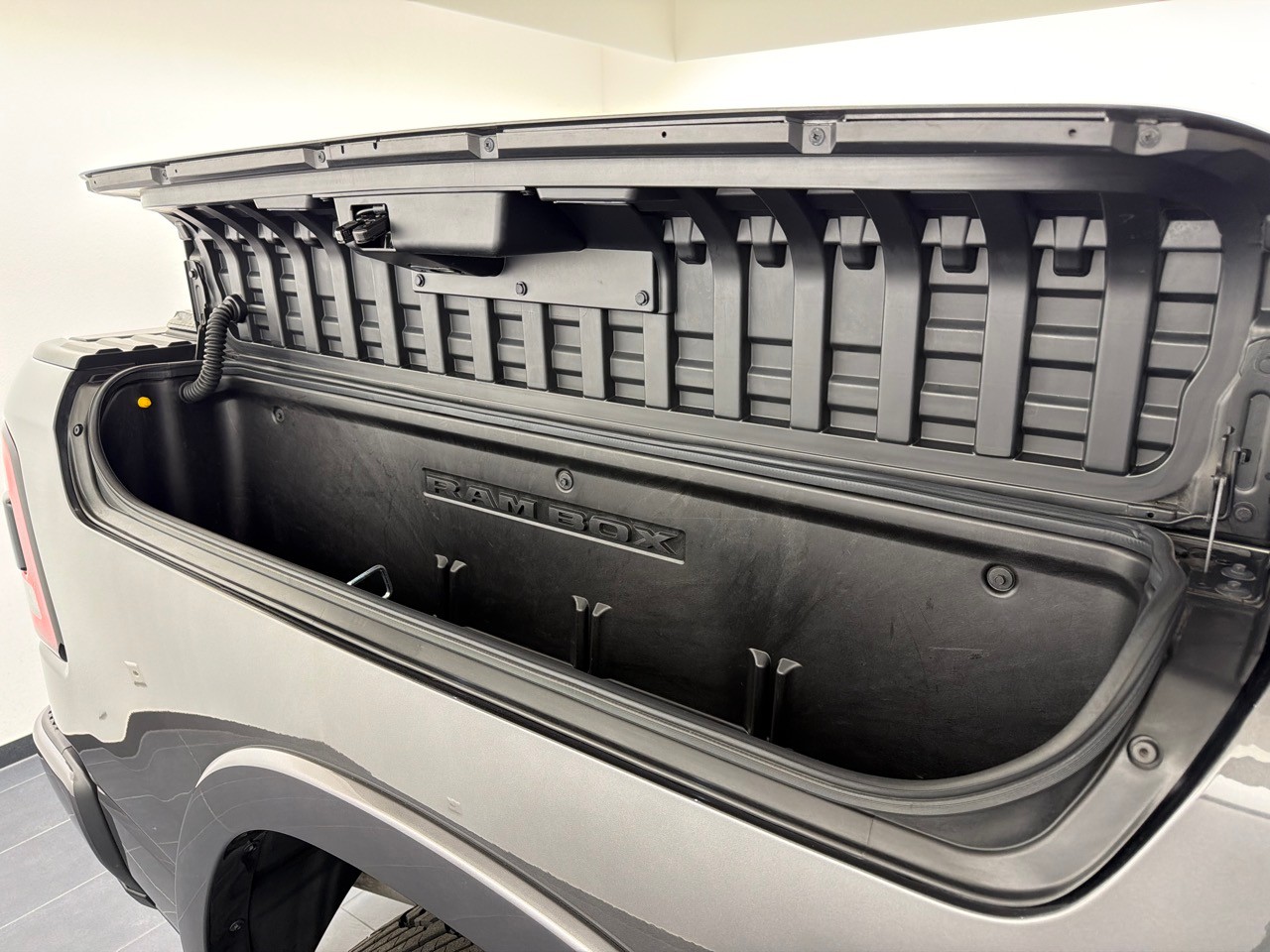 DODGE RAM 1500 3.0 EcoDiesel Laramie-image-9