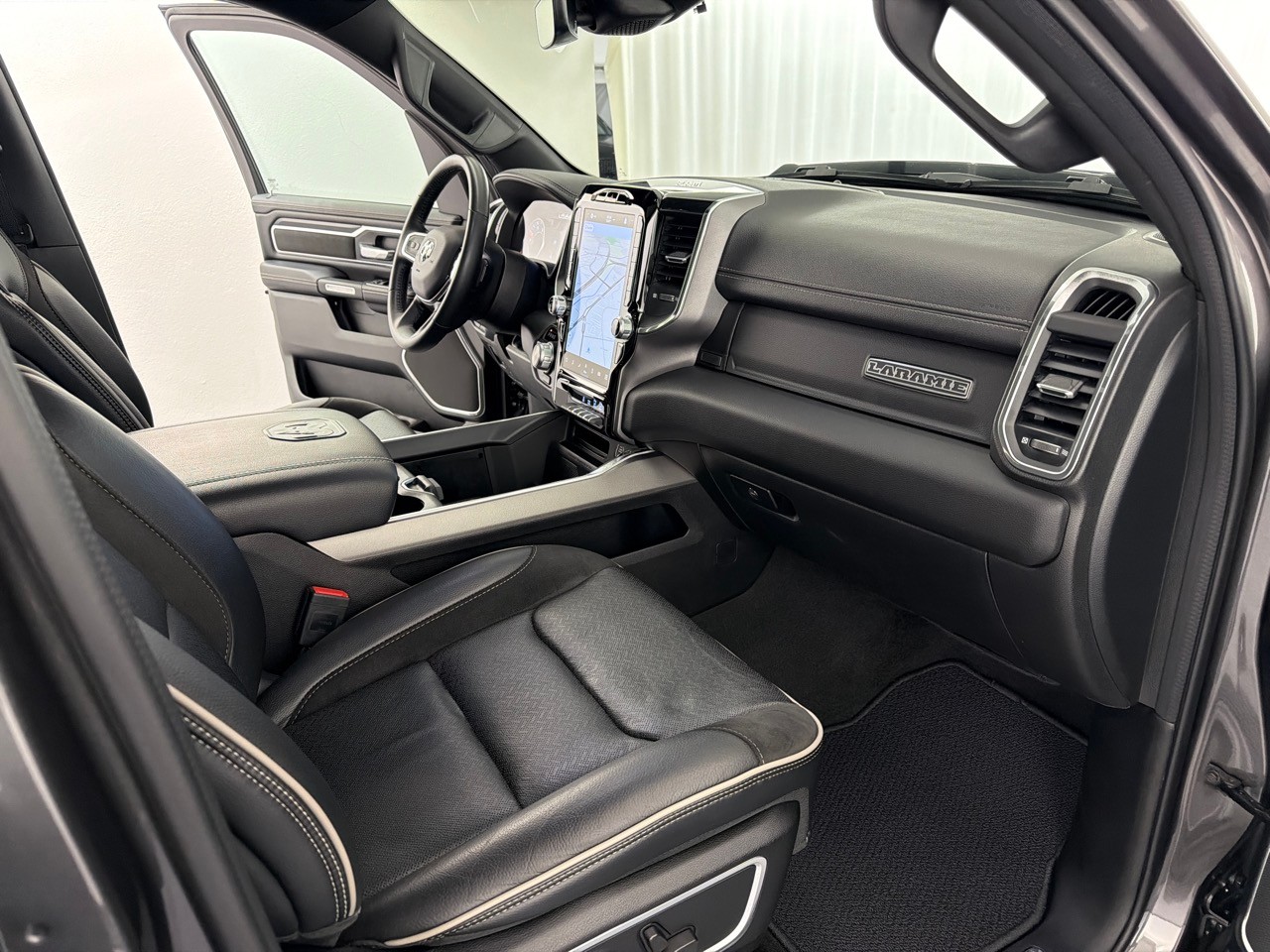 DODGE RAM 1500 3.0 EcoDiesel Laramie-image-11
