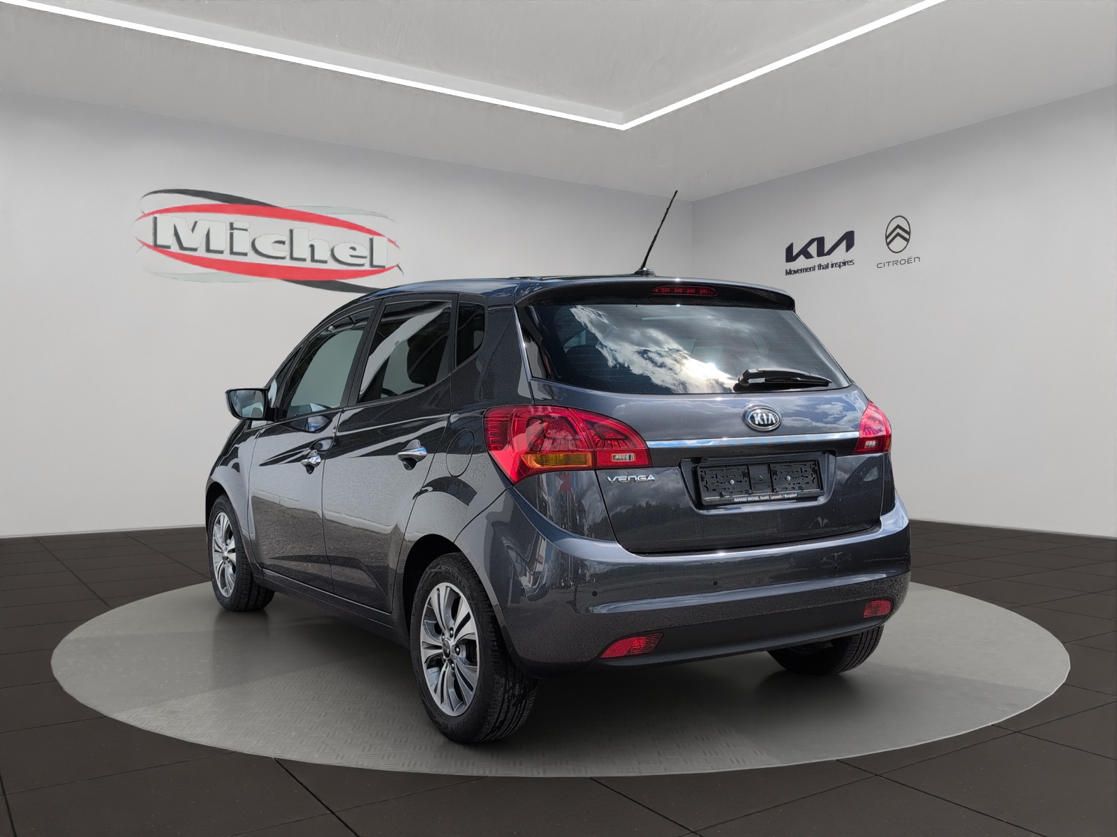 KIA Venga 1.6 CVVT Swiss Champion / inkl. Winterräder / Panorama-Glasdach / Rückfahrkamera / Occasiongarantie Premium-image-5