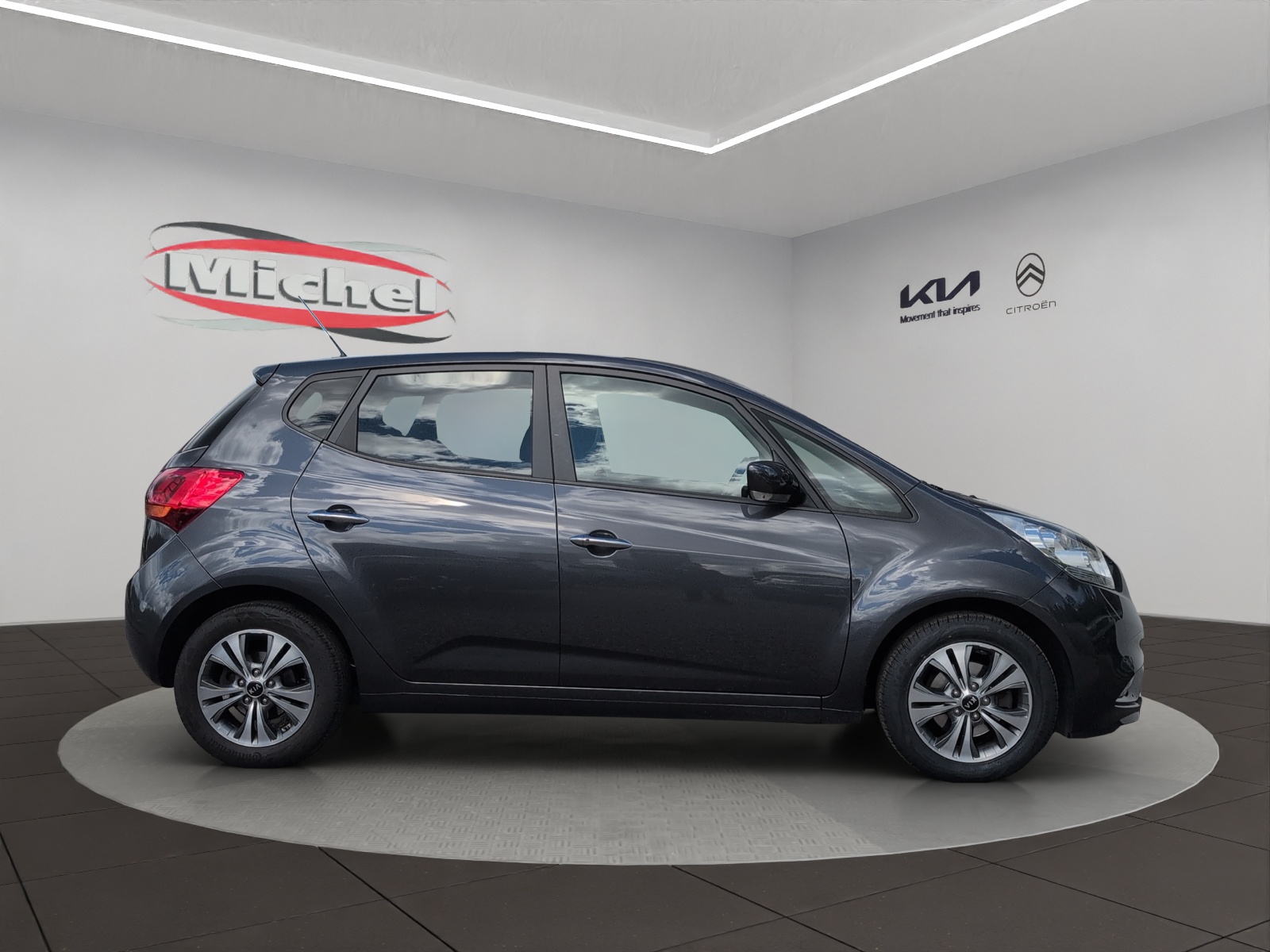 KIA Venga 1.6 CVVT Swiss Champion / inkl. Winterräder / Panorama-Glasdach / Rückfahrkamera / Occasiongarantie Premium-image-2