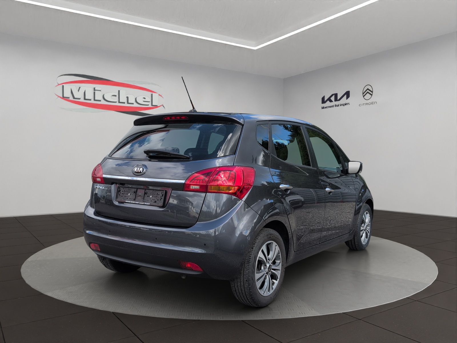 KIA Venga 1.6 CVVT Swiss Champion / inkl. Winterräder / Panorama-Glasdach / Rückfahrkamera / Occasiongarantie Premium-image-3