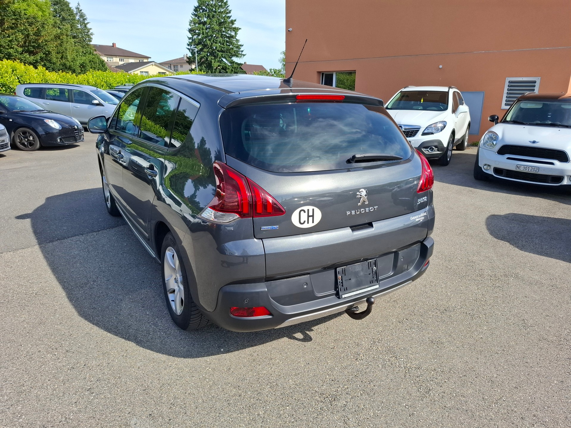 PEUGEOT 3008 1.6 Blue HDI Sensation Tiptronic-image-3