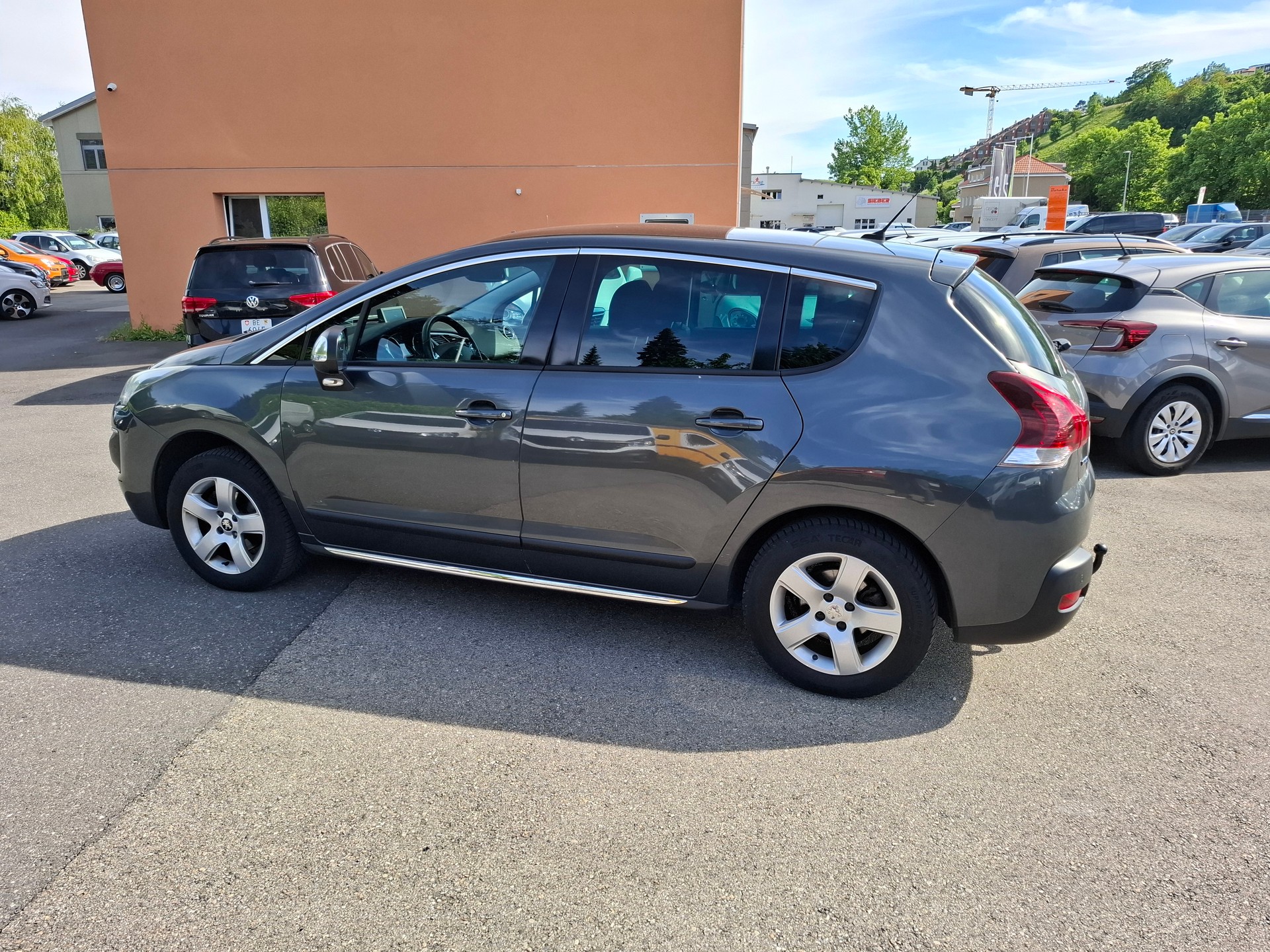 PEUGEOT 3008 1.6 Blue HDI Sensation Tiptronic-image-4