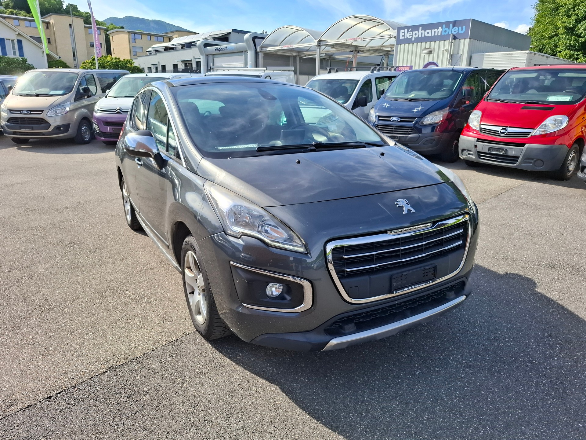 PEUGEOT 3008 1.6 Blue HDI Sensation Tiptronic-image-2