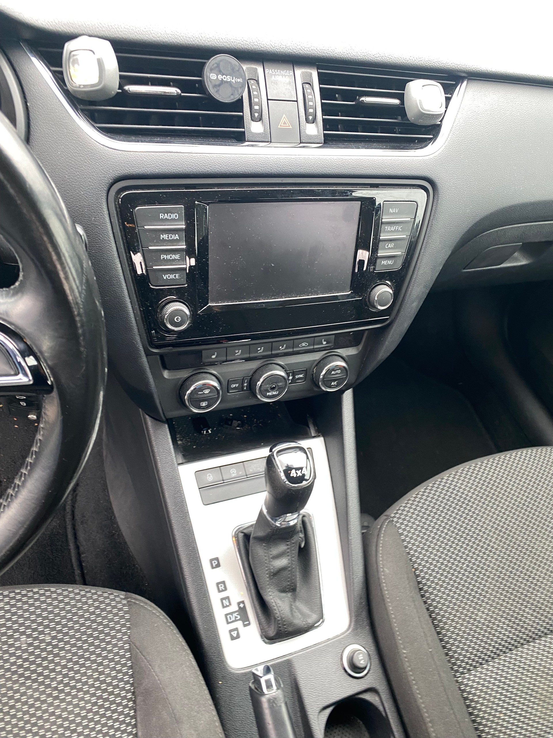 SKODA Octavia Combi 1.8 TSI Ambition 4x4 DSG-image-3
