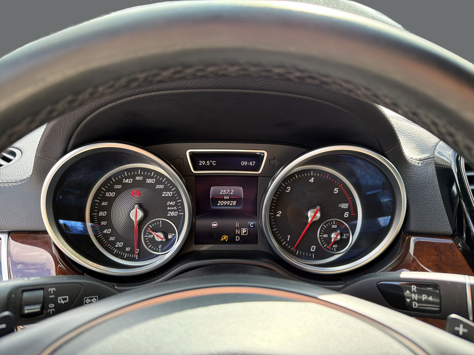 MERCEDES-BENZ GLE 350 d Executive 4M-image-10
