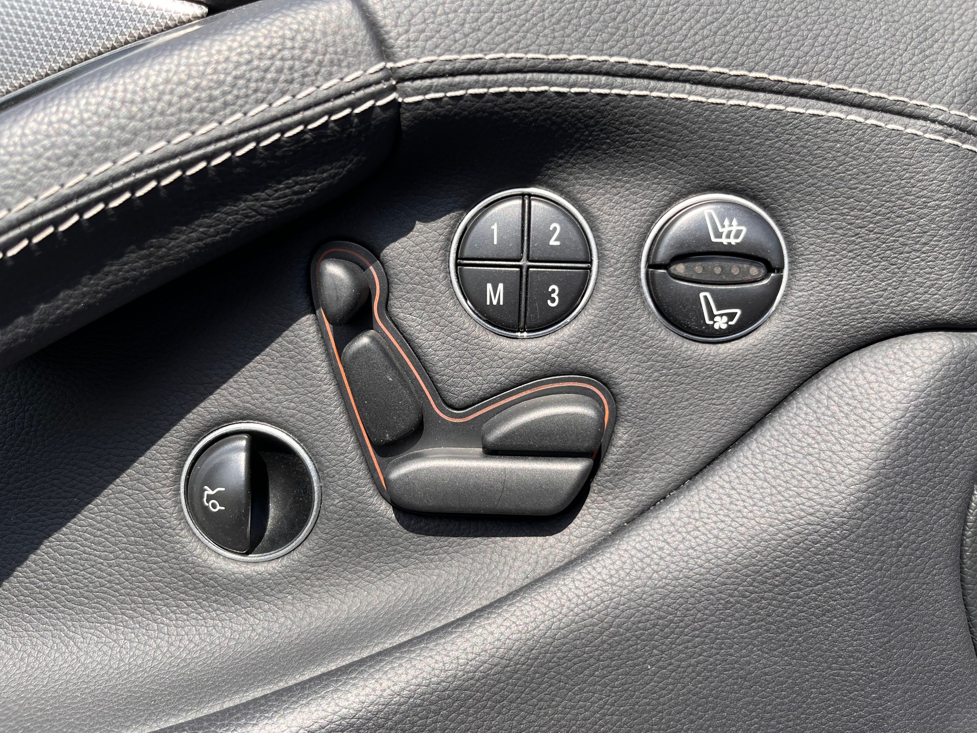 MERCEDES-BENZ SL 350 7G-Tronic * SPORT PACKAGE PAKET - SCHWARZES INTERIEUR - BOSE SOUND *-image-13
